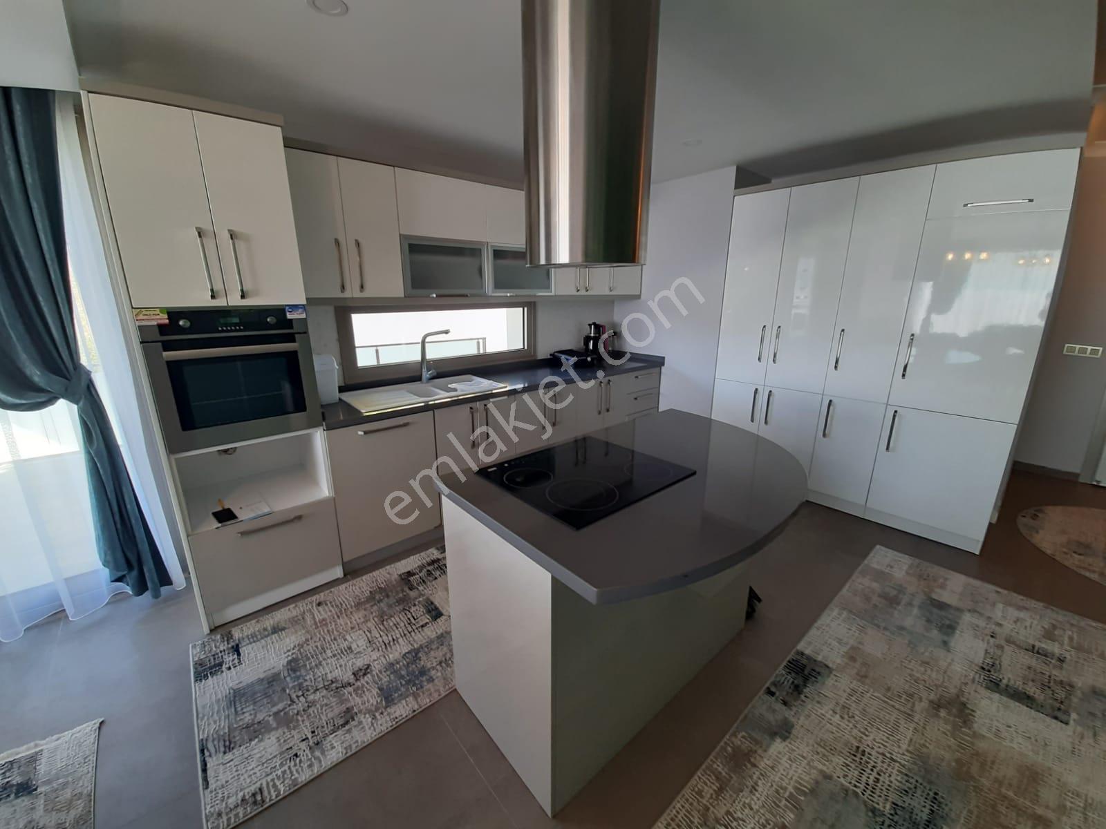 Denizli Kaan Emlak Paşalimanı Şubesinden Sakız Adası Manzaralı Lüks Villa - Görsel 13