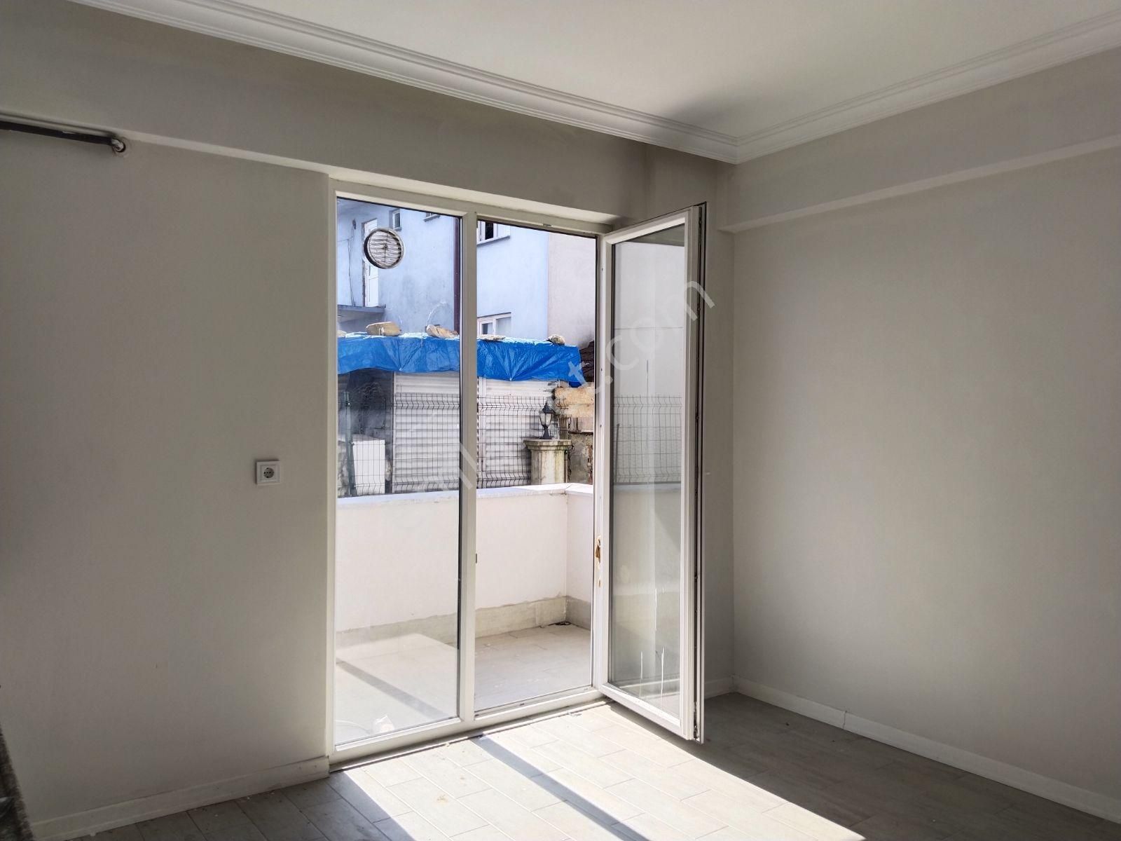 Akermax Gayrimenkulden Caddeye Yakın Yarım Kolidorlu Satılık 1+1 - Görsel 11