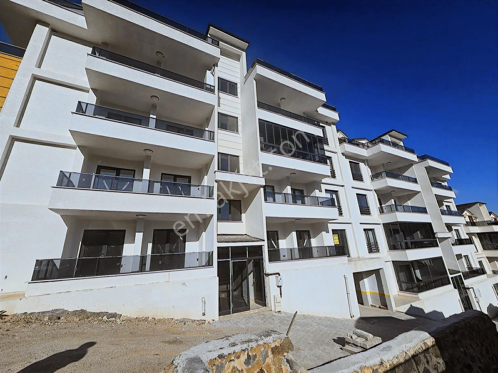 Tırpan'dan Halitpaşda Site İçi Sıfır 4+1 Deniz Manzaralı Dublex - Görsel 23
