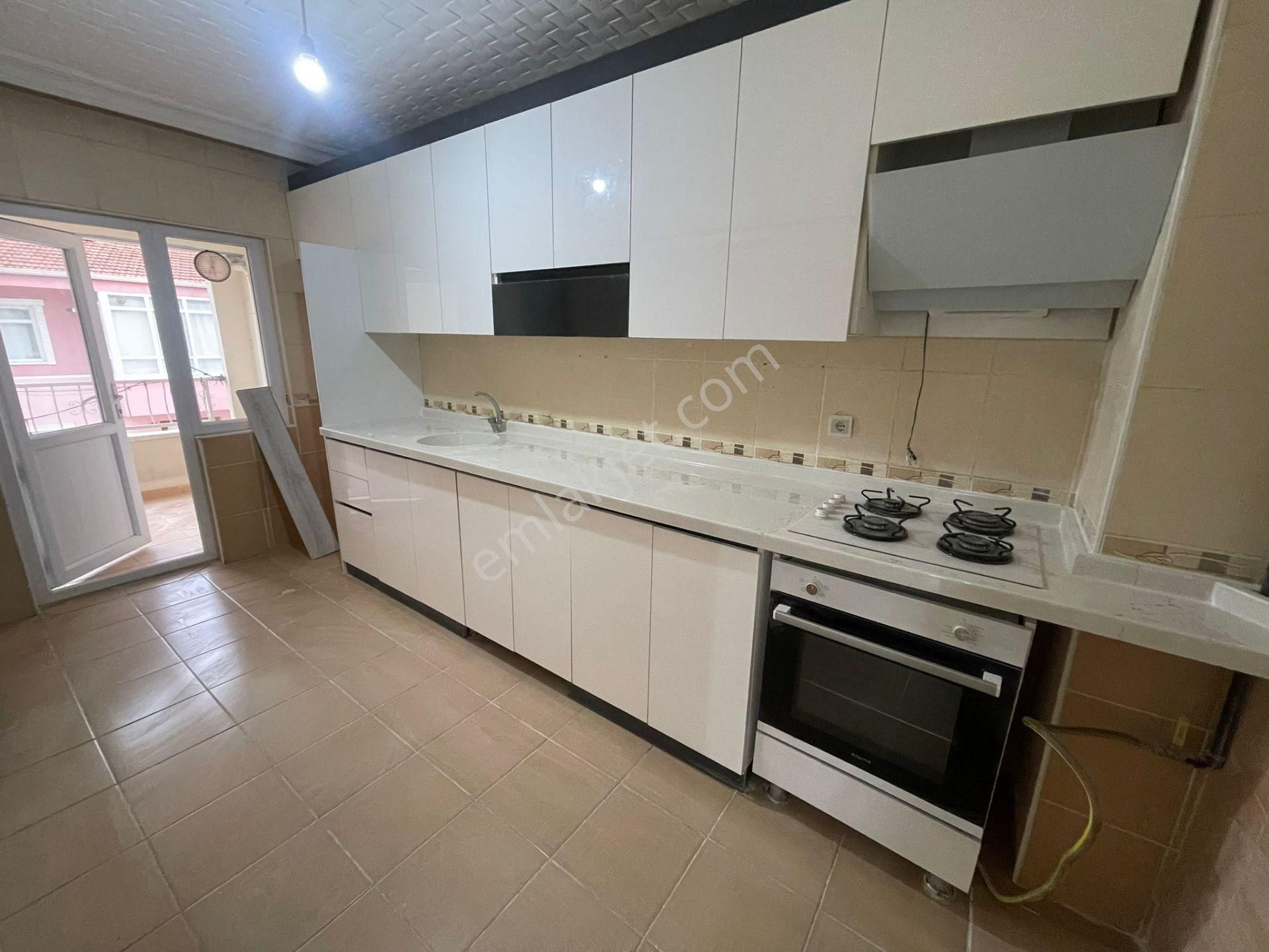 Pınarbaşı Mh'de 3+1 Asansörlü Ç.balkon Cadde C.geniiş M2 Daire!!