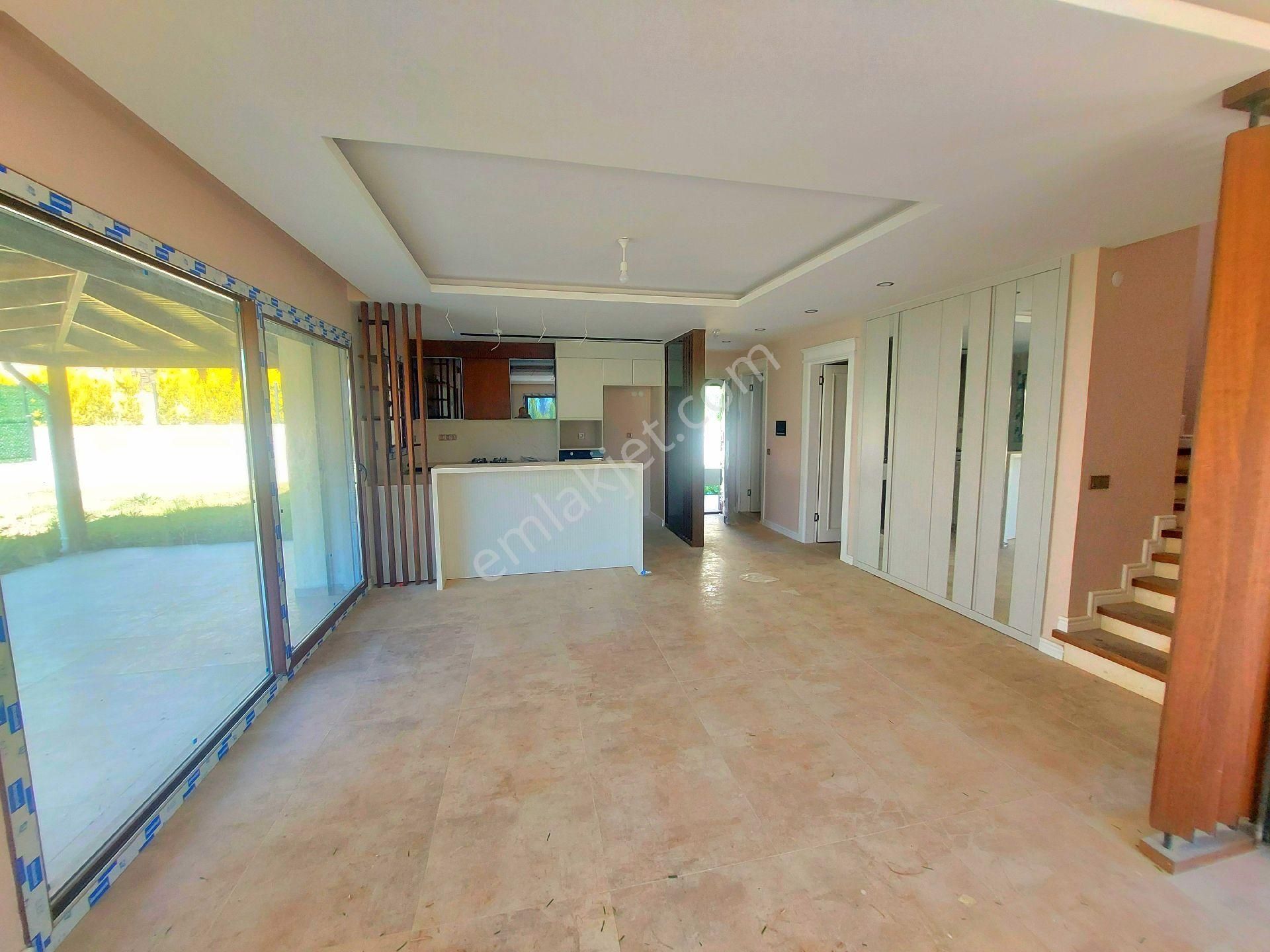 Ata Emlak'tan Özel Havuzlu Tek Müstakil Geniş Bahçeli Sıfır Villa - Görsel 16