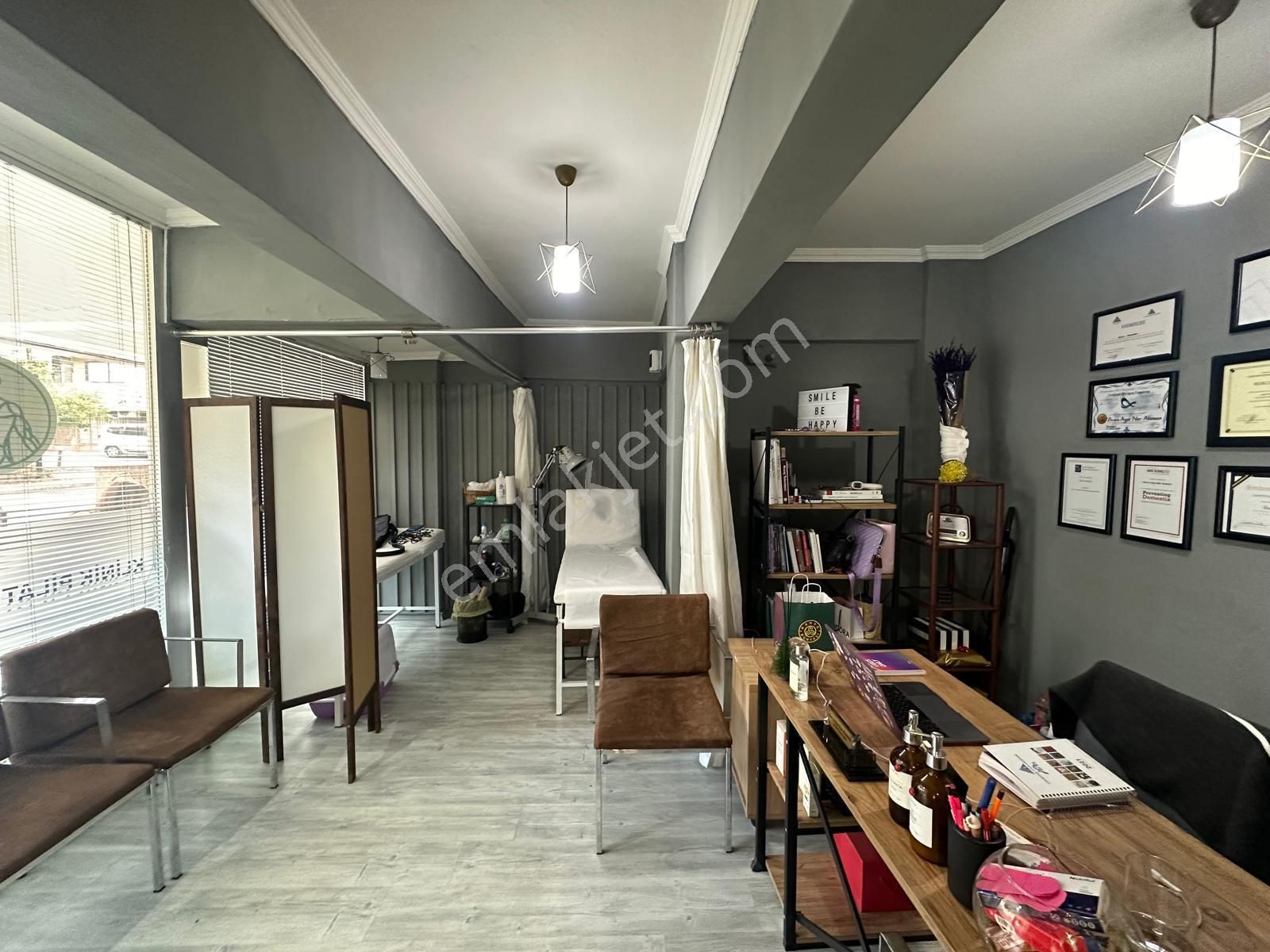 Maltepe İdaeltepe'de 60m2 Şahane Kullanışlı Satılık Dükkan