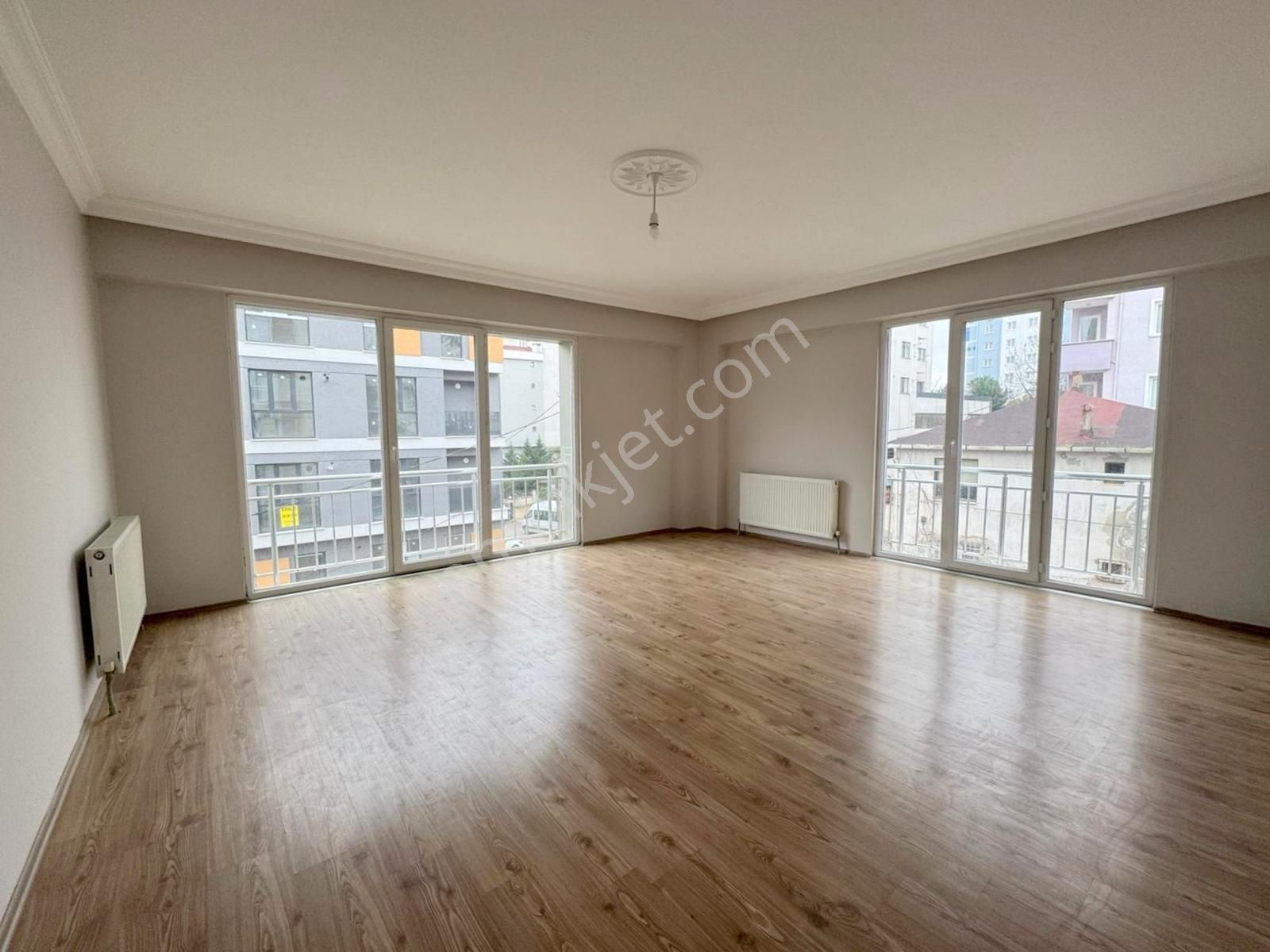 Mertcan'dan Cadde 2dk Metro 7dk İskanlı Balkonlu Fırsat 3+1