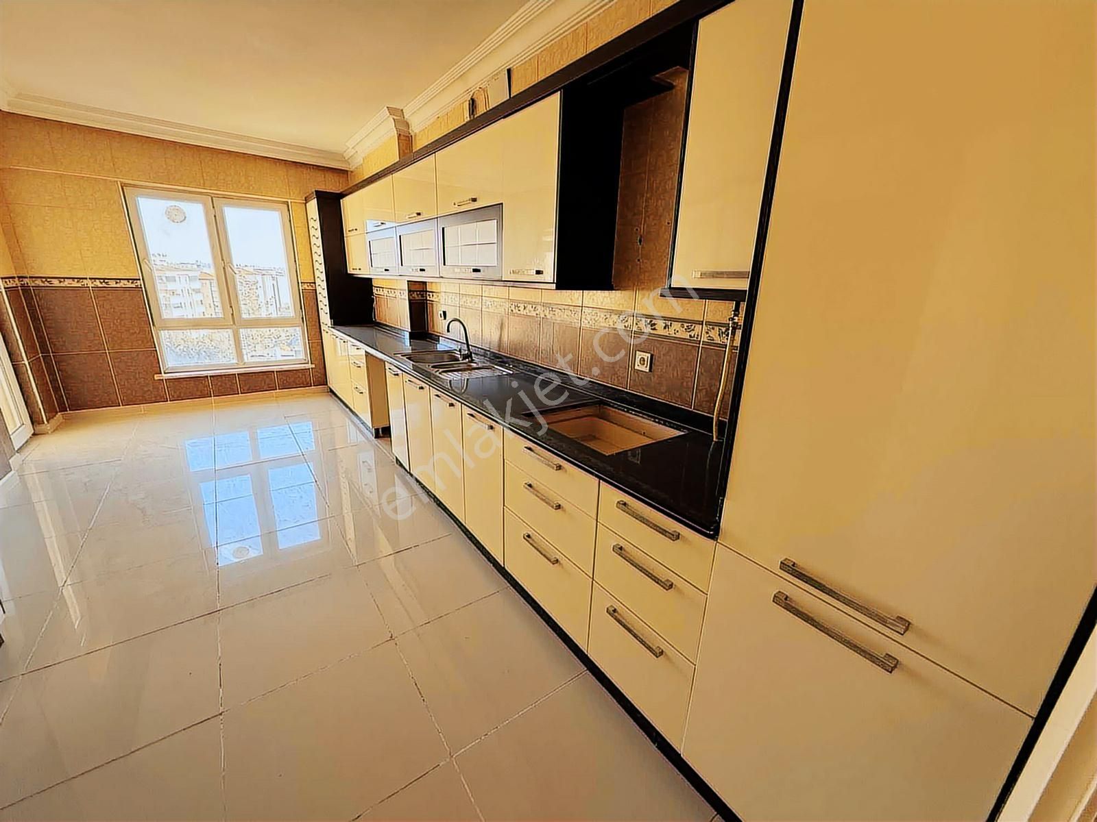 Uzaydan Satılık Atatürk De Fırsat Daire - Görsel 8