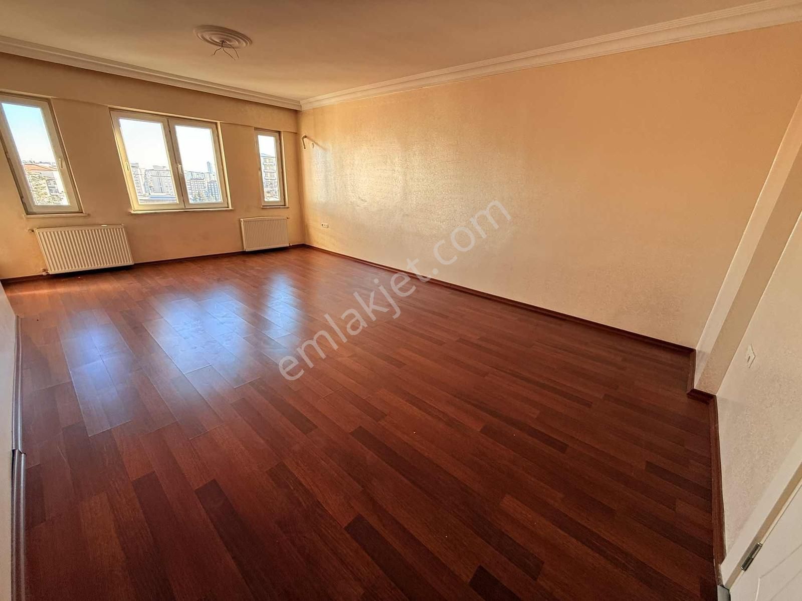 Uzaydan Satılık Atatürk De Fırsat Daire