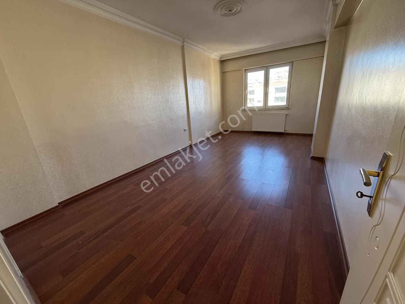 Uzaydan Satılık Atatürk De Fırsat Daire - Görsel 3