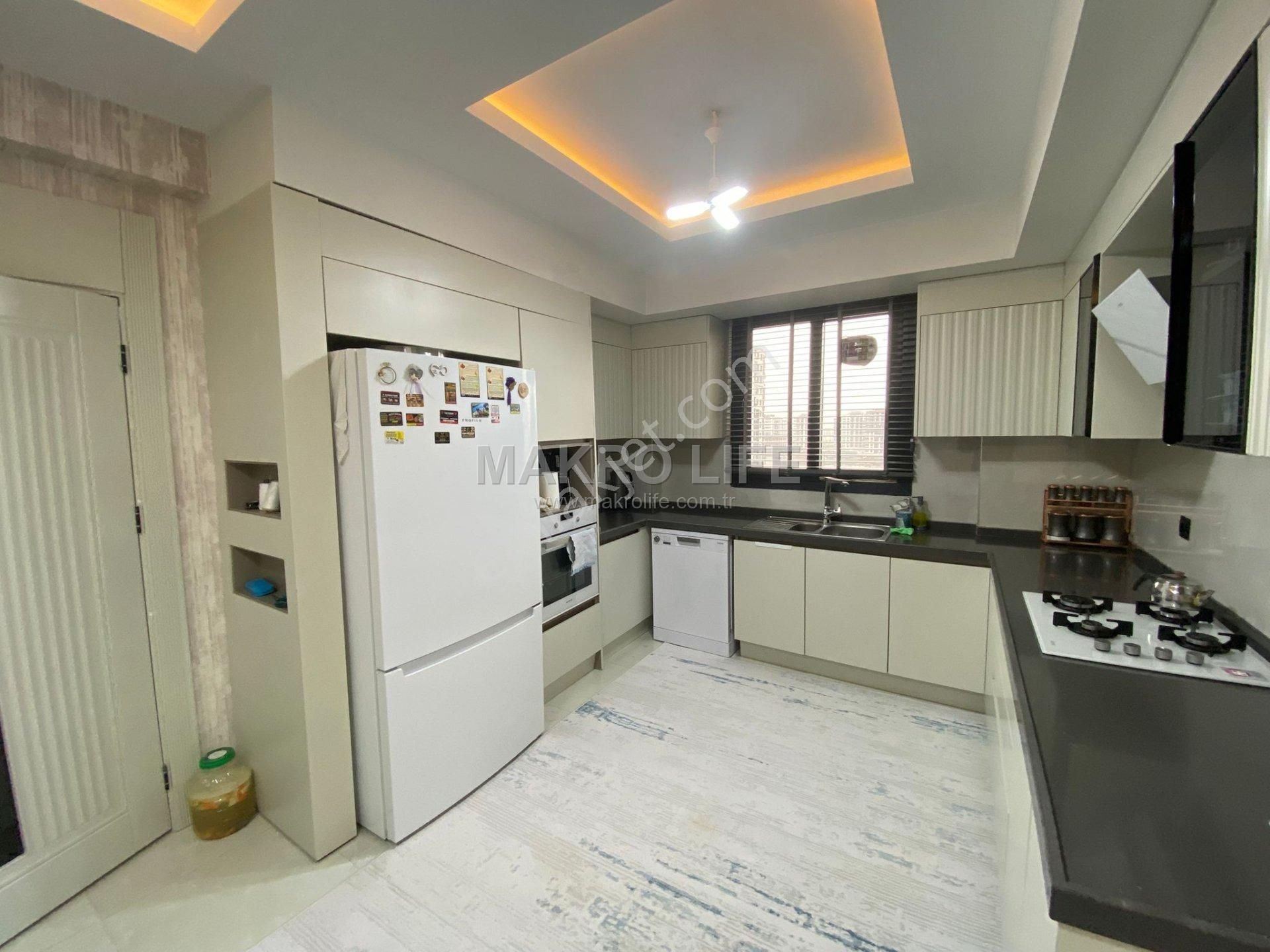 Yeni Cezaevi Karşısı Satılık 3,5+1 Daire