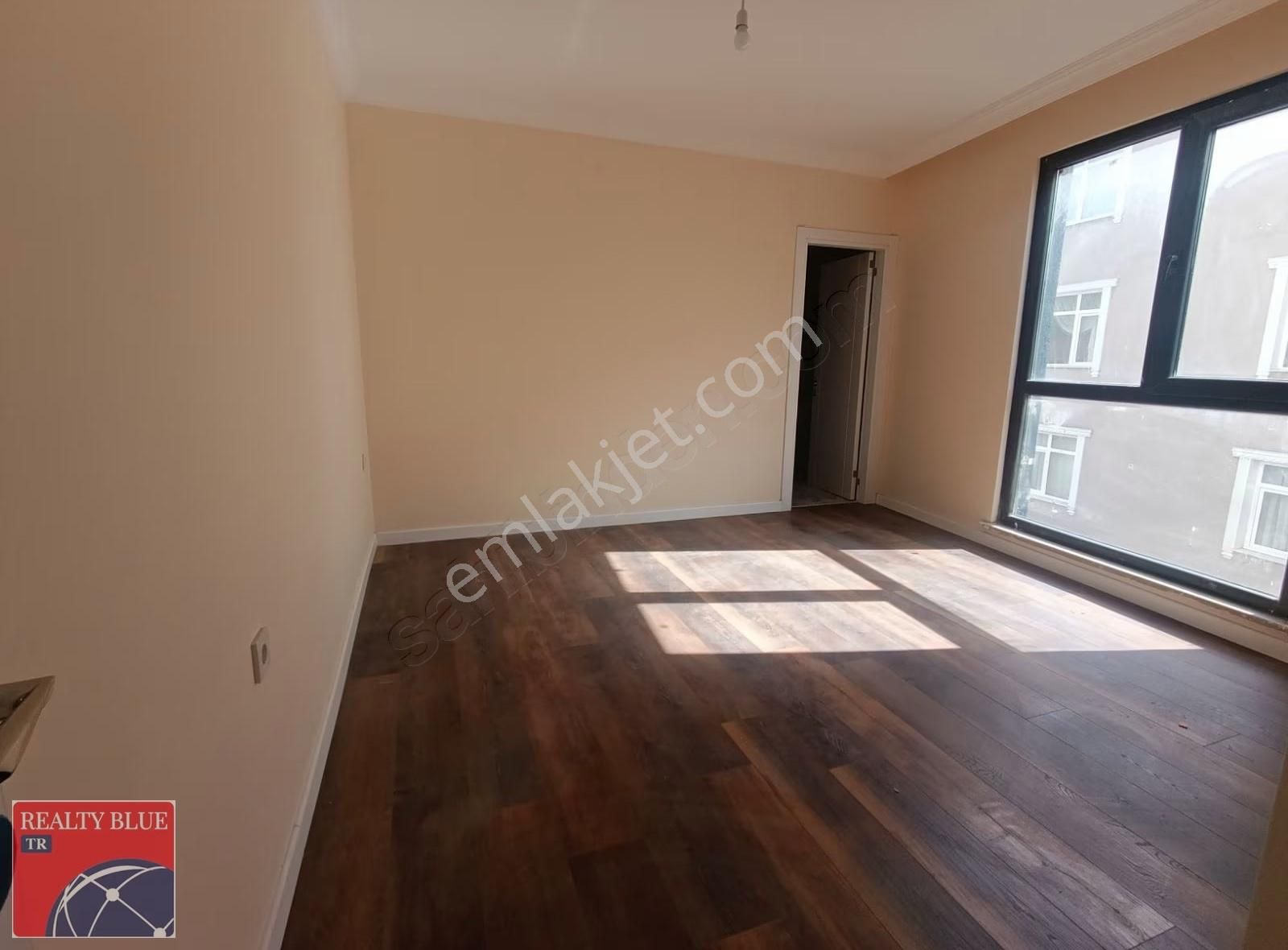 Sultanbeyli Merkezde Metroya 50 M Mesafede Kiralık 2+1 Daire