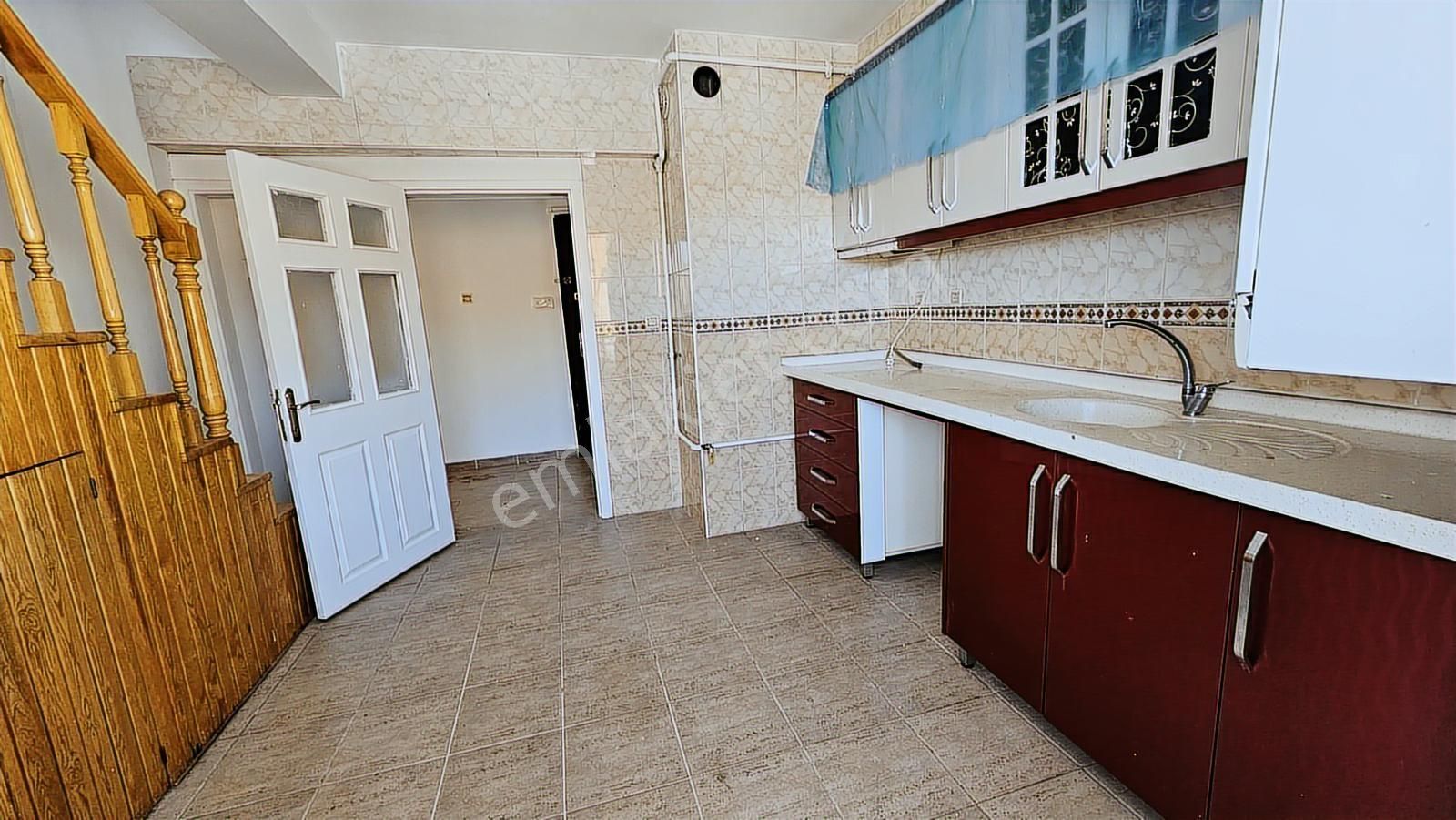 Keçiören Yeşiltepe Pazar Yanı 5+1 220m2 Manzaralı Teraslı Dublex - Görsel 17