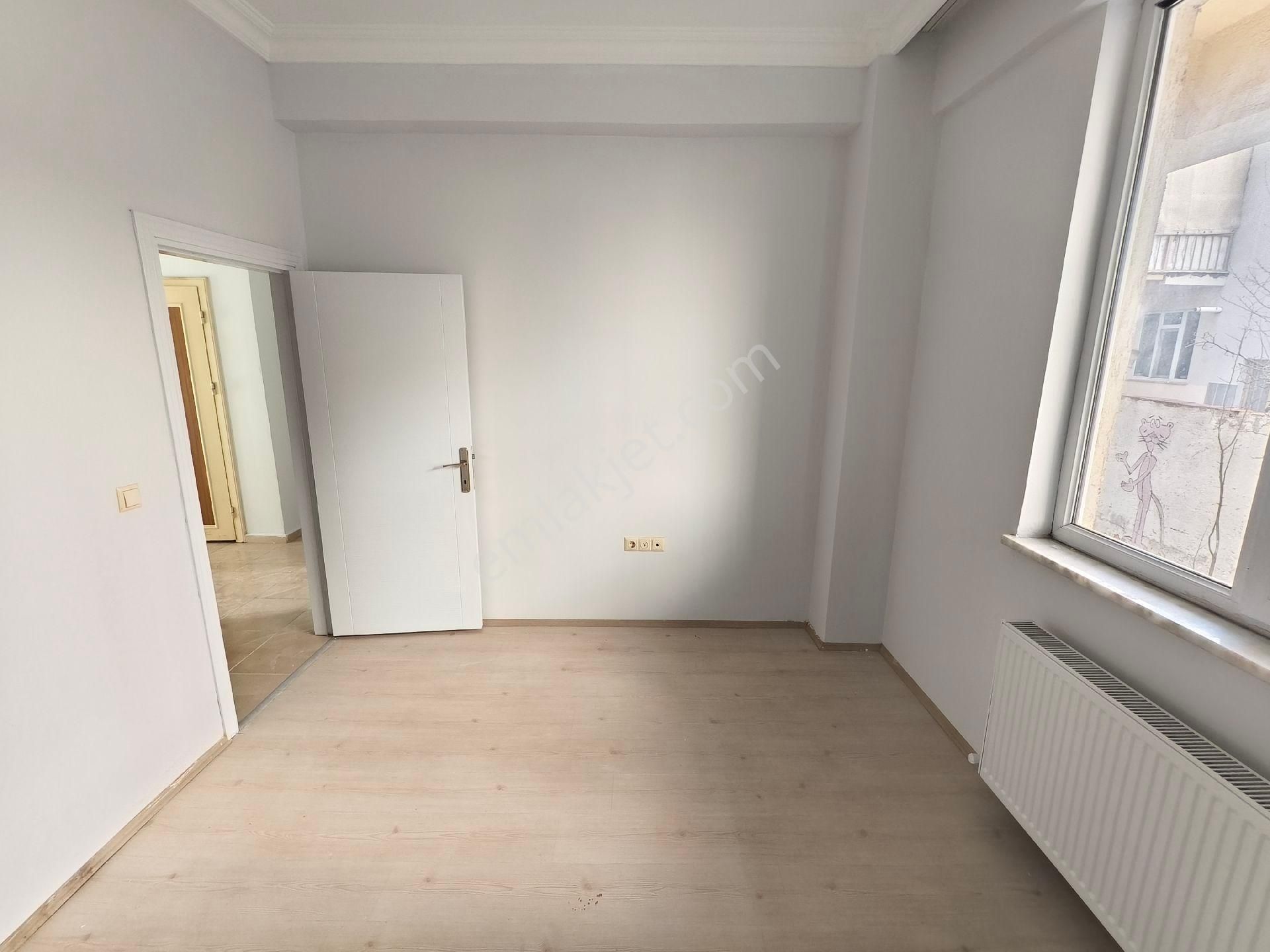 Pera'dan Emek Kapalı Pazar Yakını 3+1 Satılık Giriş Kat Daire - Görsel 22