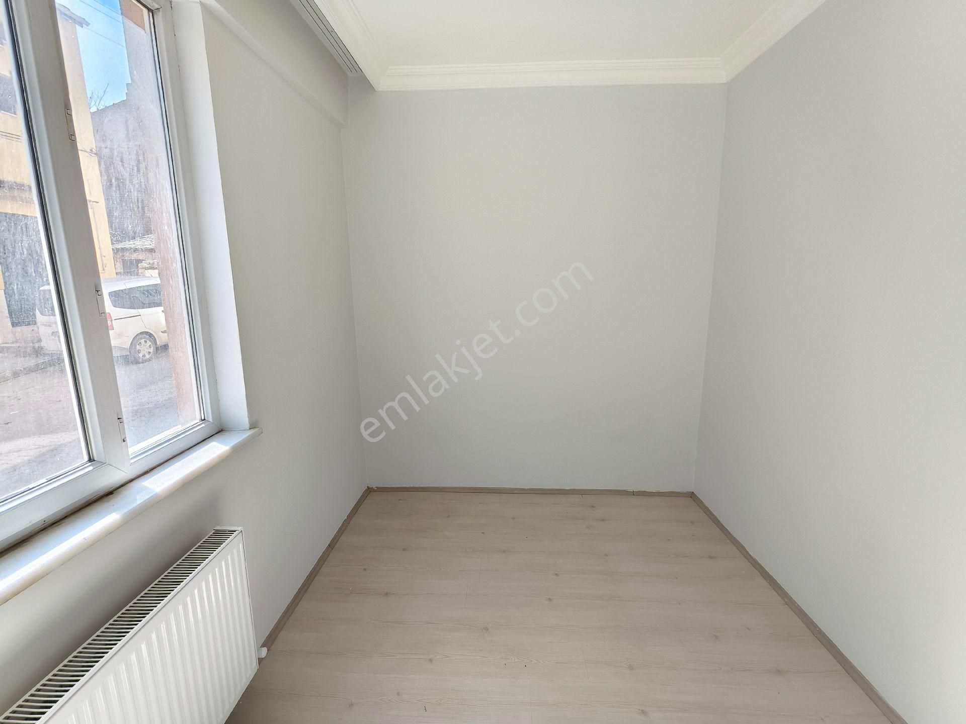 Pera'dan Emek Kapalı Pazar Yakını 3+1 Satılık Giriş Kat Daire - Görsel 12