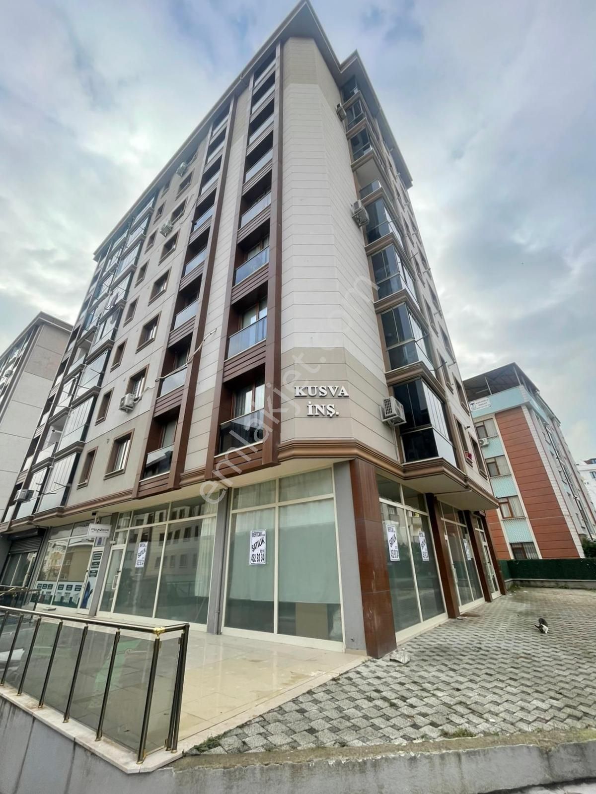 Mertcan'dan İskanlı Depolu Ön Ve Yan Kullanım Alanlı Dükkan