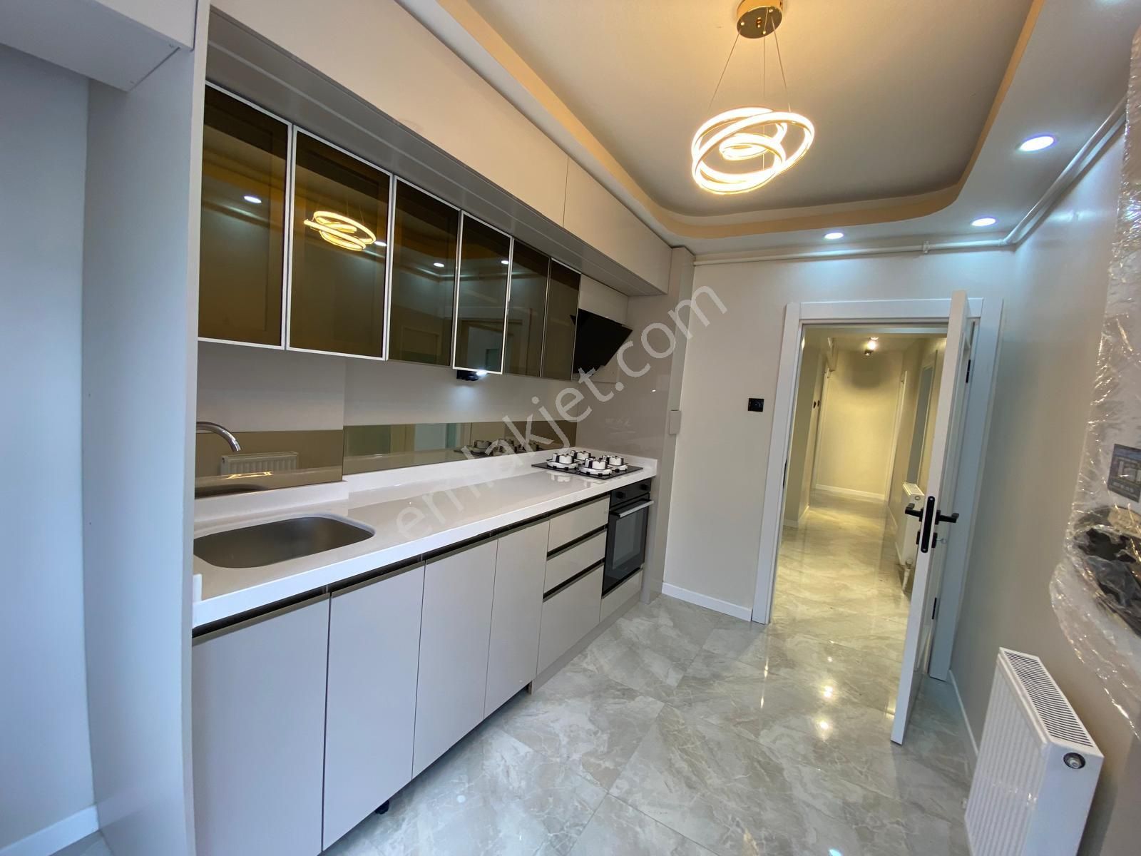 Yılmaz Gayrimenkul'den Malazgirt Mahallesinde Giriş Katta Full Yapılı Lüks Daire - Görsel 9