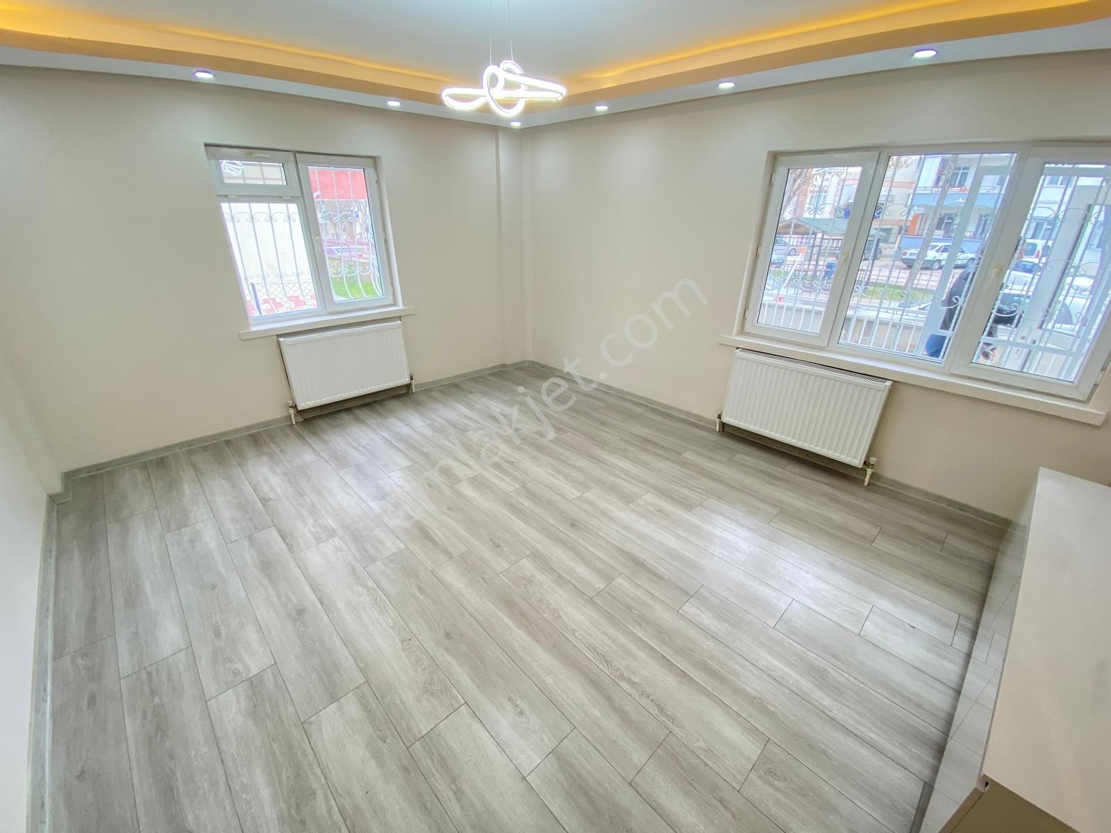 Yılmaz Gayrimenkul'den Malazgirt Mahallesinde Giriş Katta Full Yapılı Lüks Daire - Görsel 10