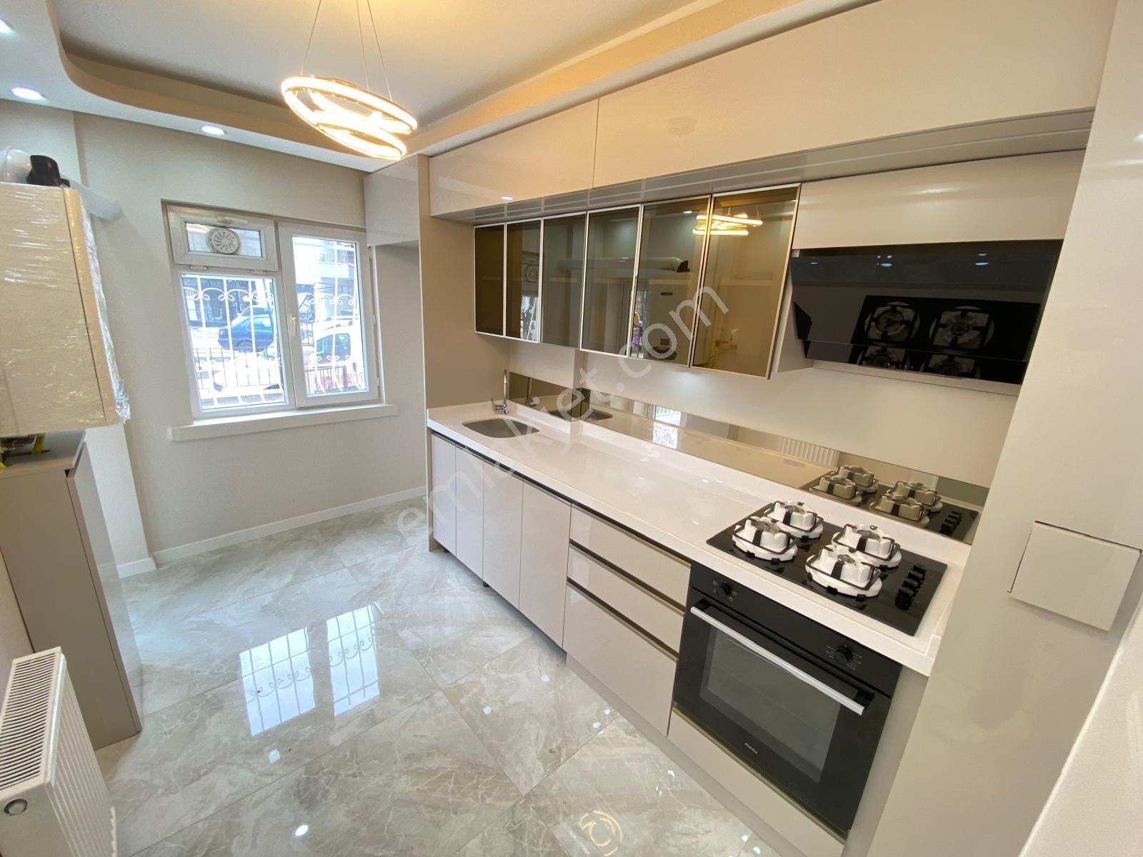 Yılmaz Gayrimenkul'den Malazgirt Mahallesinde Giriş Katta Full Yapılı Lüks Daire - Görsel 16