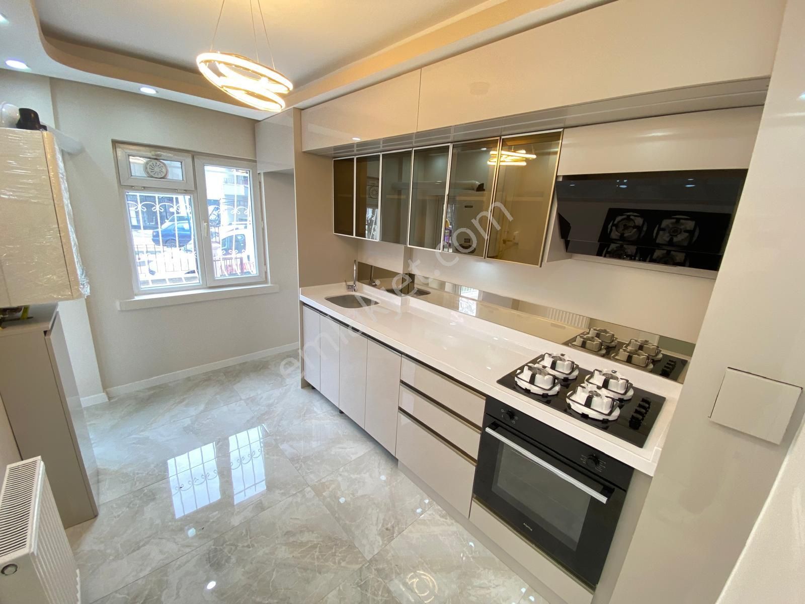 Yılmaz Gayrimenkul'den Malazgirt Mahallesinde Giriş Katta Full Yapılı Lüks Daire - Görsel 14