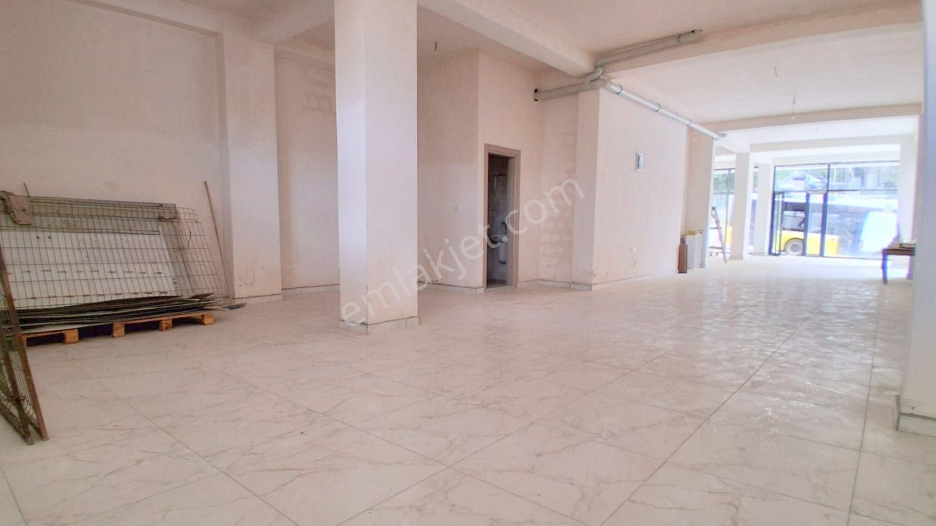 Mertcan'dan Şeyhli Safa Cad.üzerinde İskanlı Giriş Kat Dükkan - Görsel 4