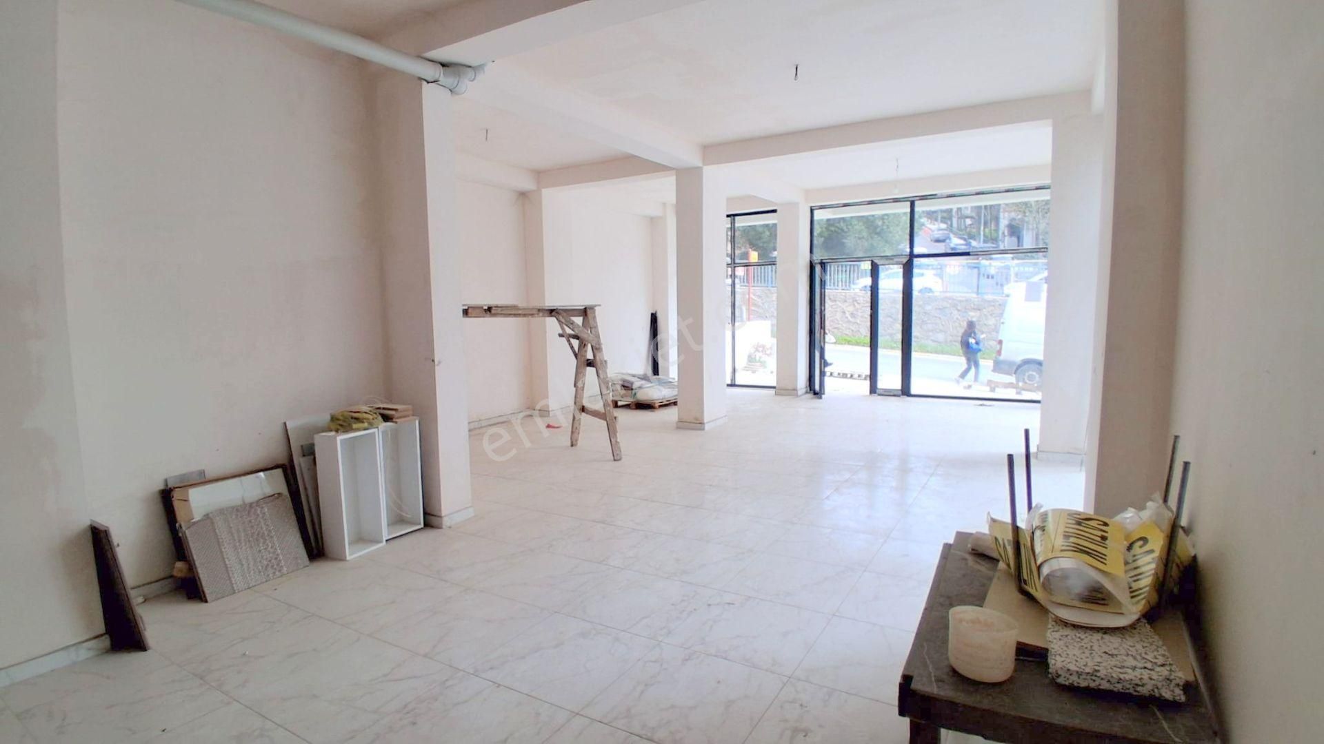 Mertcan'dan Şeyhli Safa Cad.üzerinde İskanlı Giriş Kat Dükkan