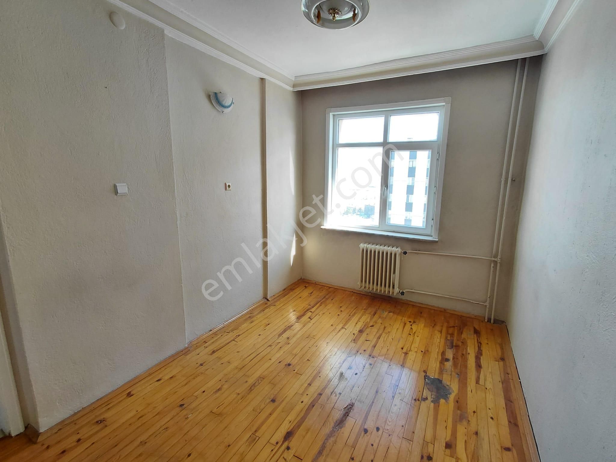 Emrah Çiftci'den Selçuklu Dumlupınar Mah.teknik Lise Yanı Kiralık 2+1 Bakımlı Daire - Görsel 27