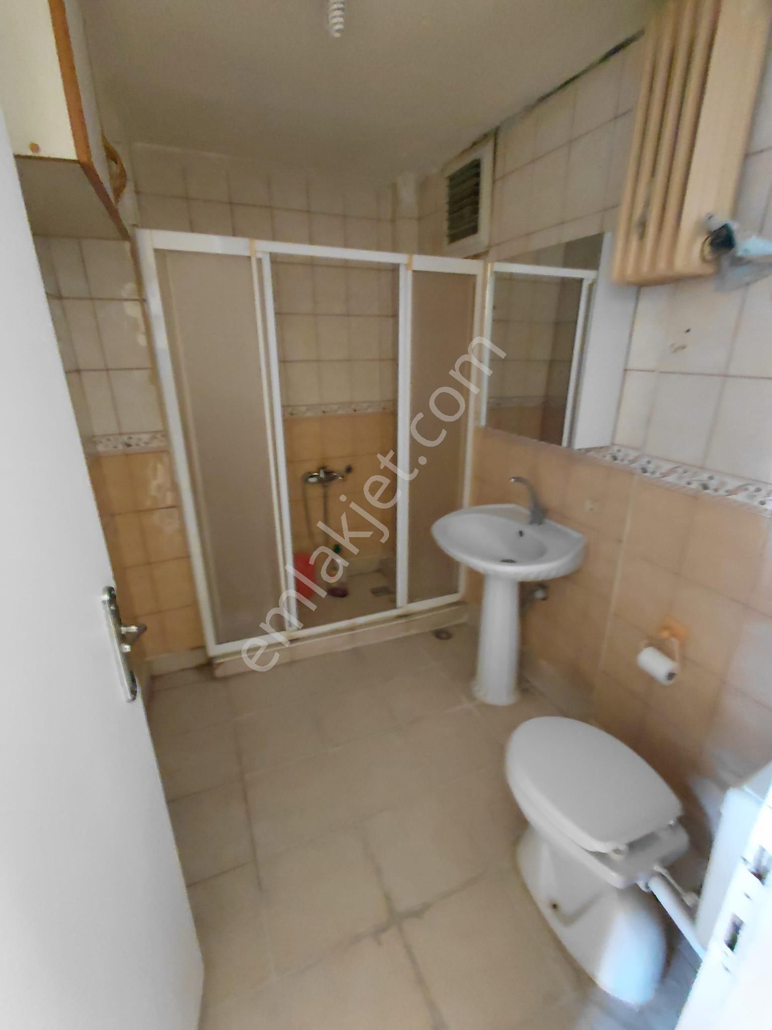 Emrah Çiftci'den Selçuklu Dumlupınar Mah.teknik Lise Yanı Kiralık 2+1 Bakımlı Daire - Görsel 16