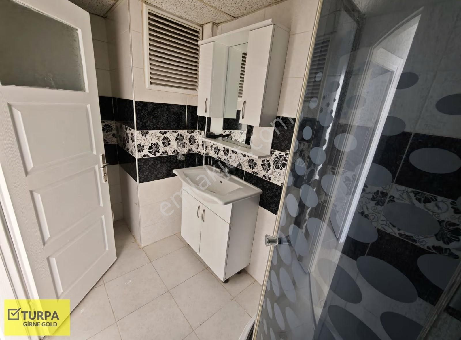 Karşıyaka Örnekköyde Kiralık 3+1 Daire - Görsel 8