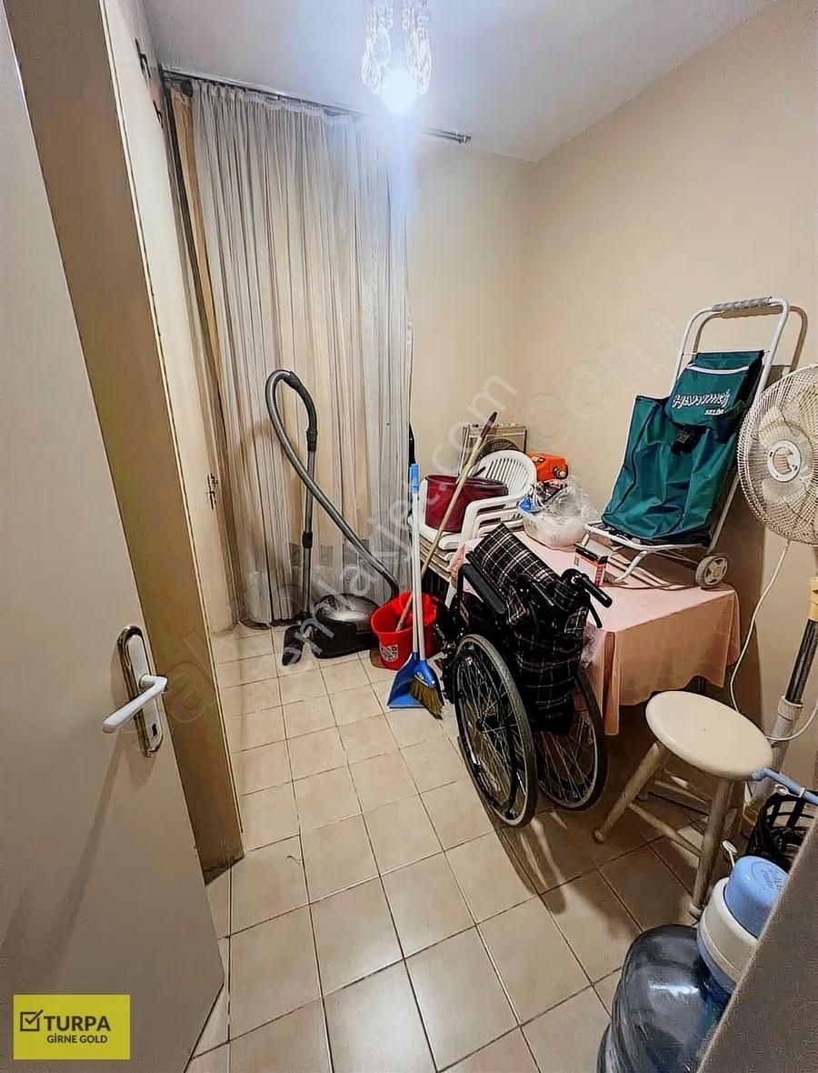 Karşıyaka Sahilde Muhteşem Deniz Manzaralı Eşyalı Satılık Daire - Görsel 14