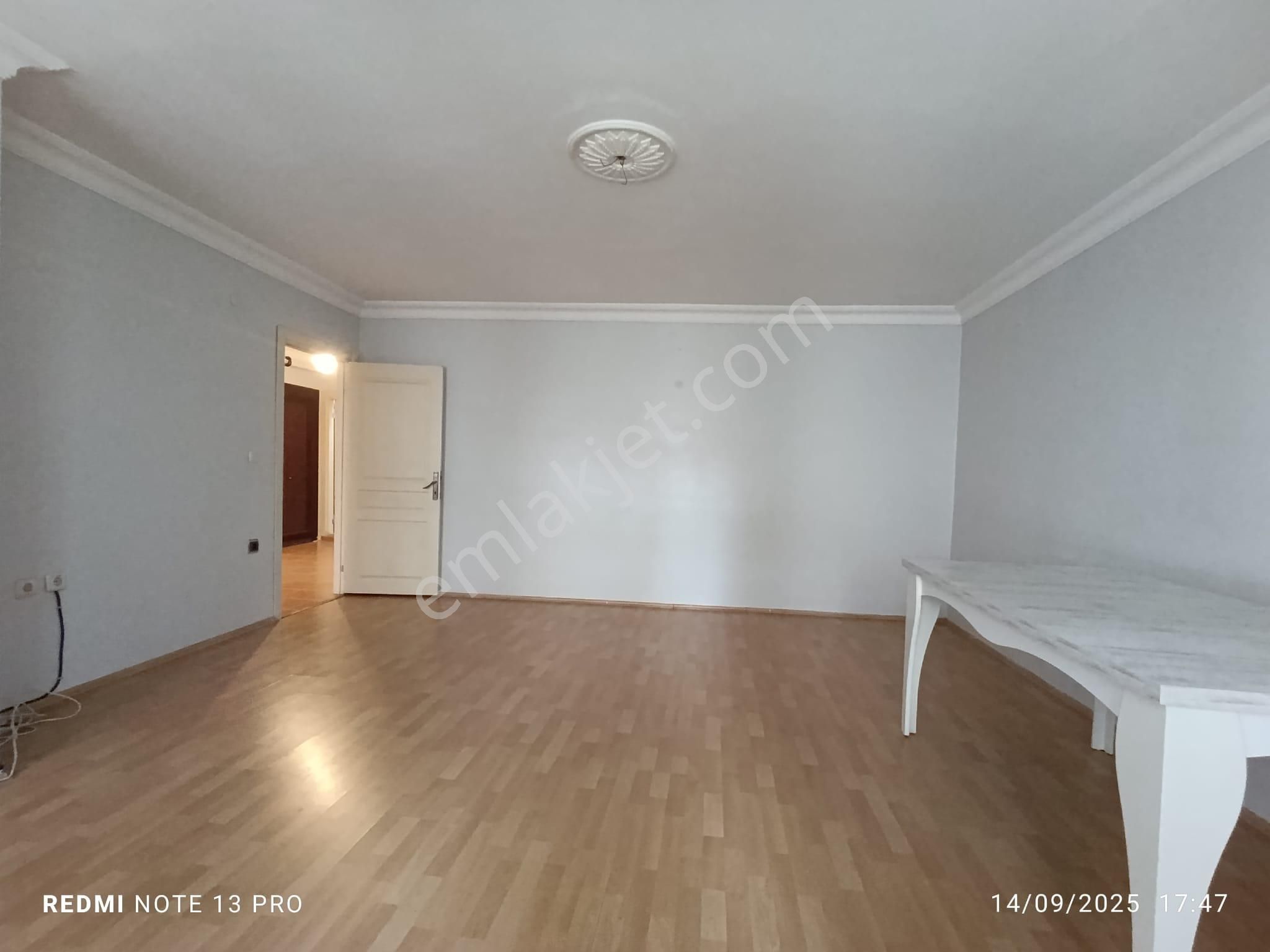 Çekmeköy Hamidiye Mh Kiralık 2+1 110m2 Ara Kat Daire - Görsel 7