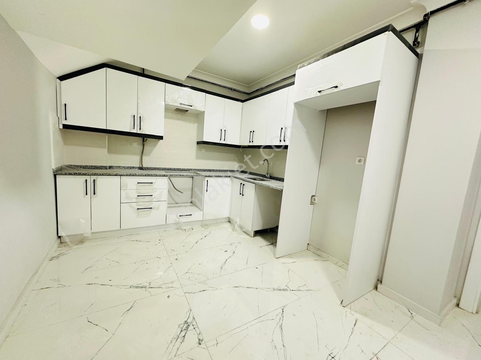 Has Seba'da Fevziçakmak'ta 2+1 85m2 Kullanışlı Lüx Yapımlı Daire