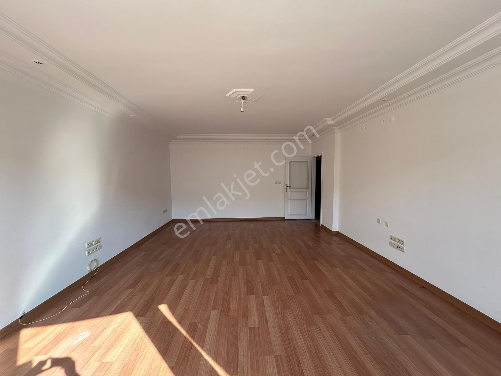 Emaks'tan/gökkuşağı Caddesinde/bakımlı/temiz/kilerli/3+1 - Görsel 25