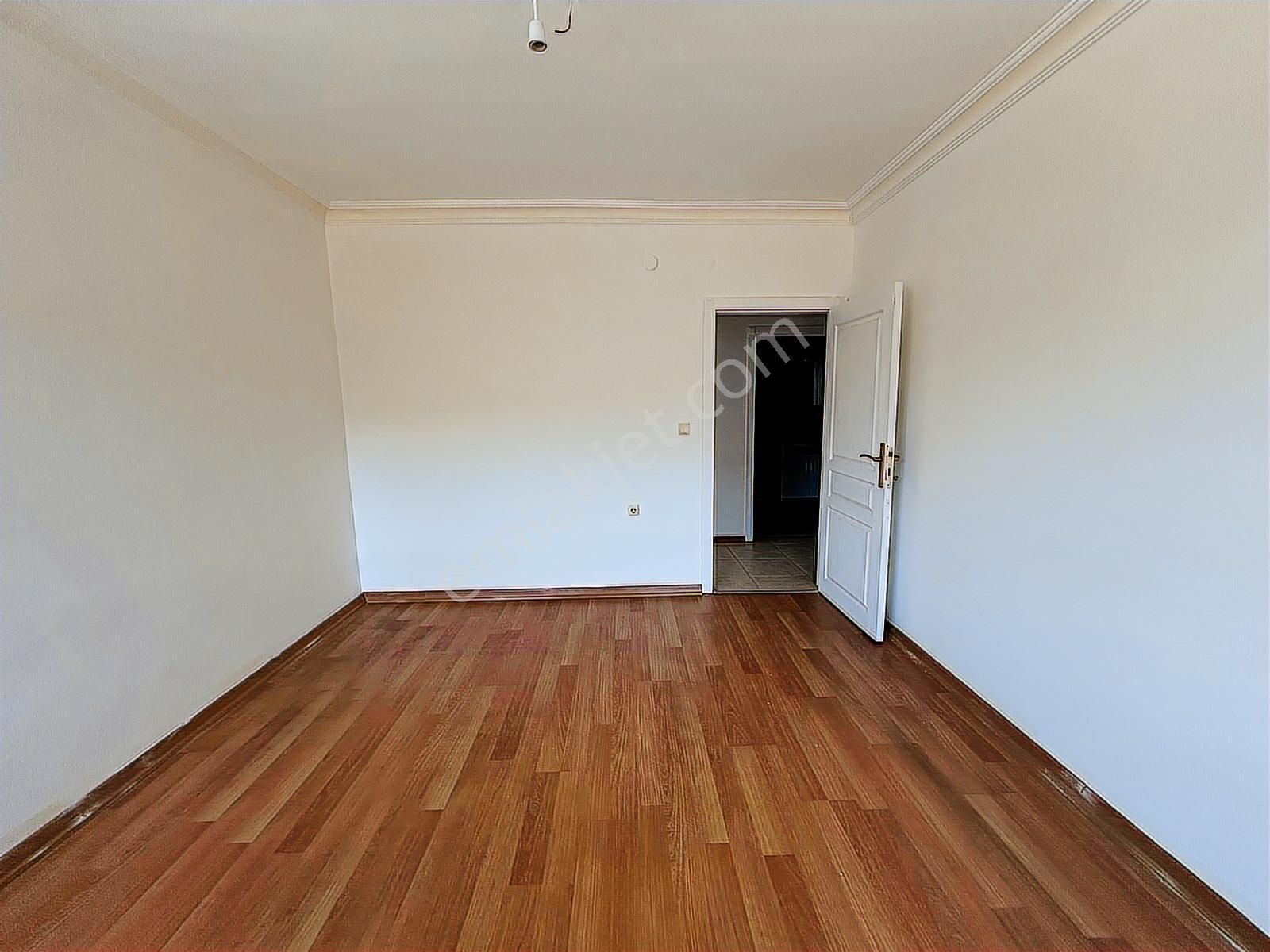 Emaks'tan/gökkuşağı Caddesinde/bakımlı/temiz/kilerli/3+1 - Görsel 32