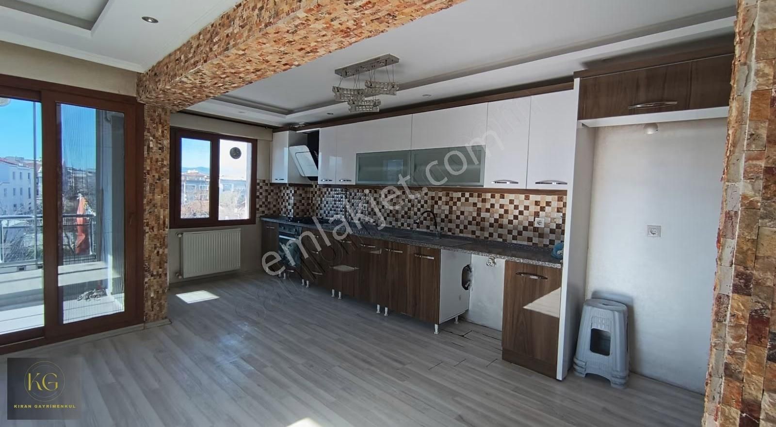 Manisa Yunusemre Muradiyede Satılık 2+1 Ara Kat Köşe Daire - Görsel 9