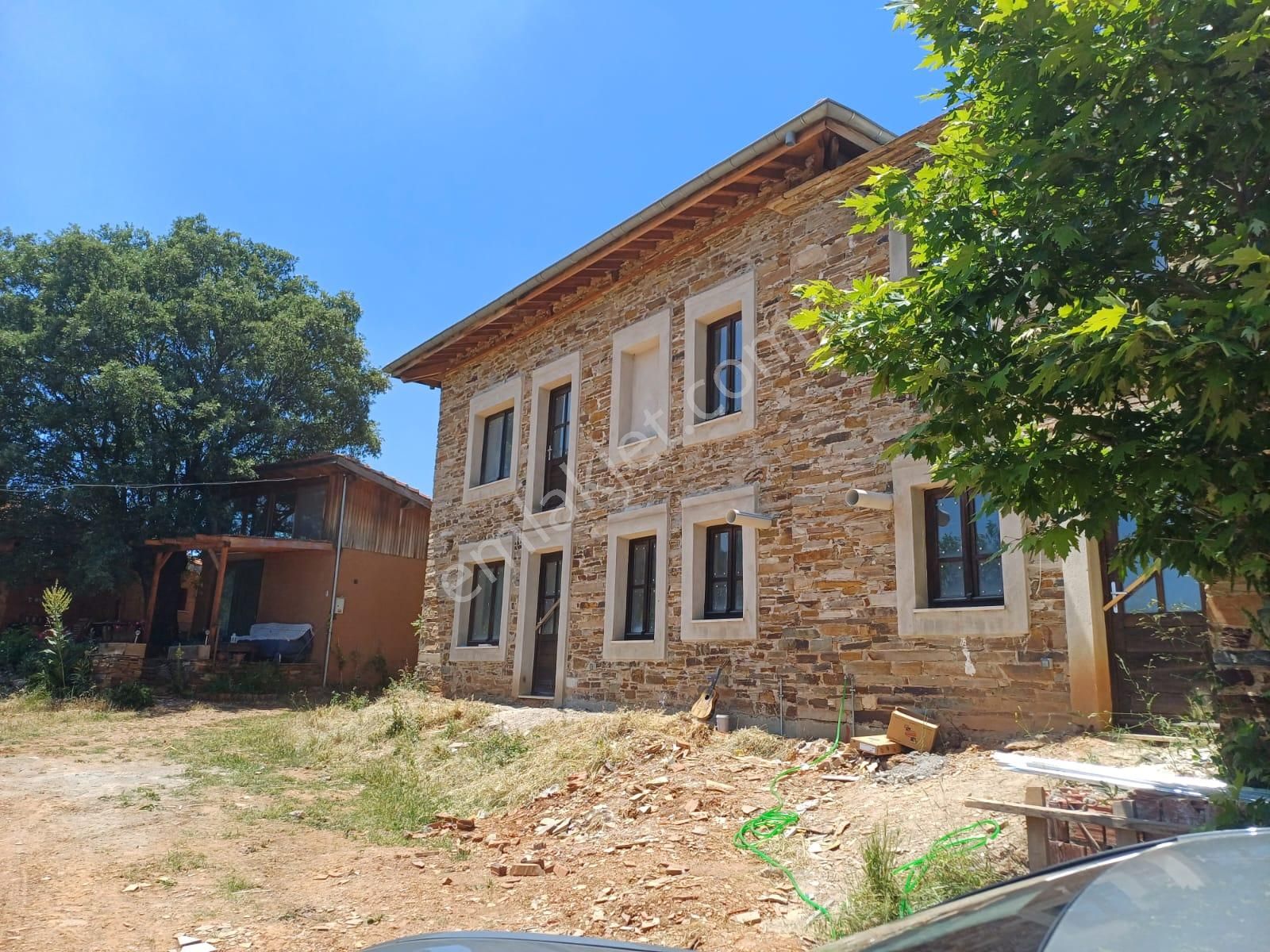 İzmir Bayındır Dernekli De Satılık %50 Köyiçi İmarlı 195 M2 İki Kat Etrafında Taş Evler Yapılıyor - Görsel 8