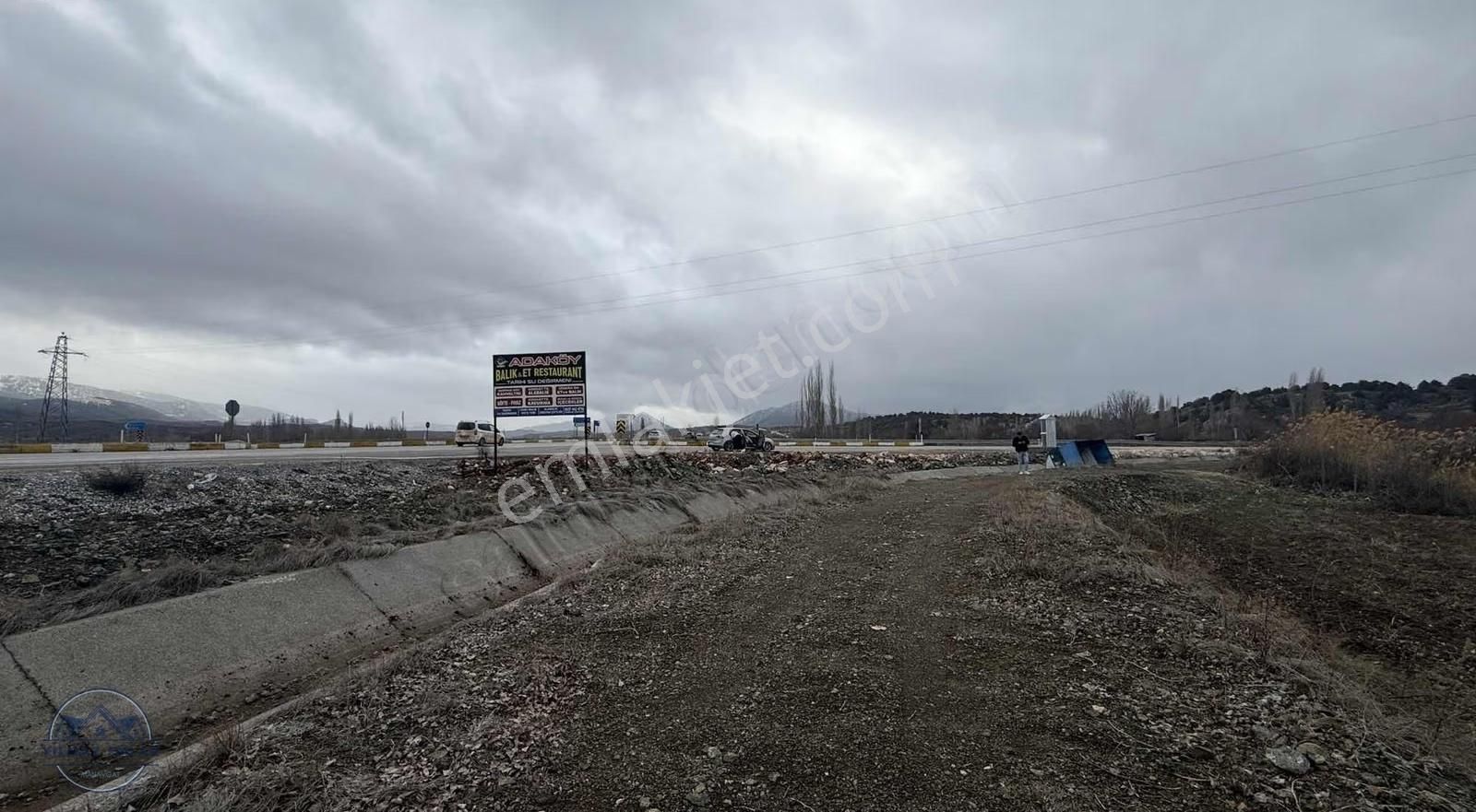 Beyşehirde Köşebaşı Satılık Tarla