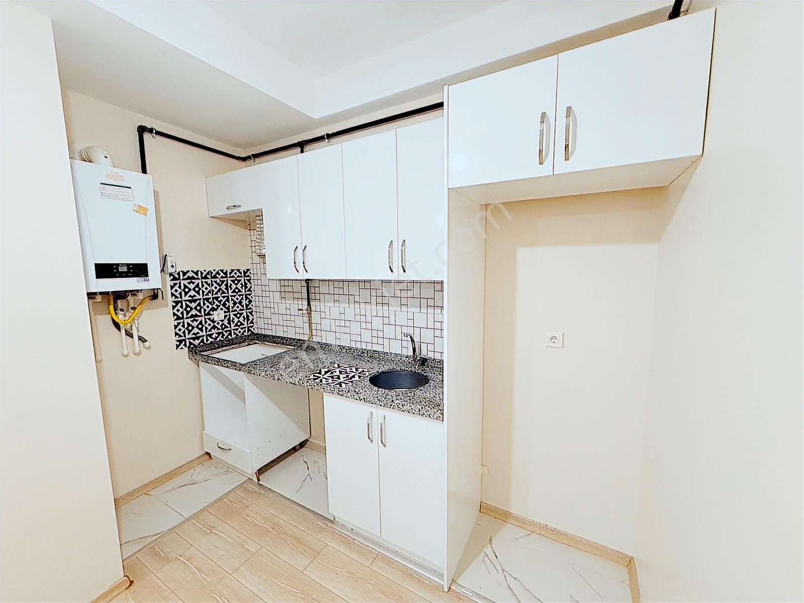 Maltepe Girne Mah.de Ara Kat Balkonlu 1+1 Kiralık Daire - Görsel 16