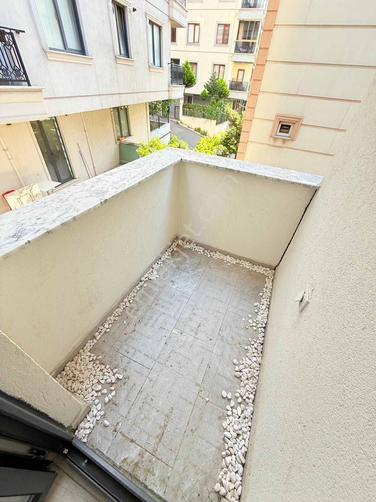 Maltepe Girne Mah.de Ara Kat Balkonlu 1+1 Kiralık Daire - Görsel 19