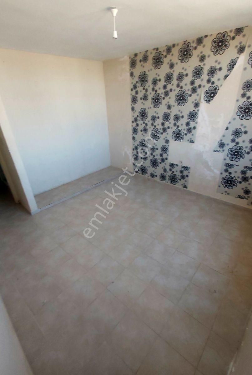 Seyhan Fatih Kıyıboyu Satılık Site İçi 2+1 İskanlı Geniş Daire - Görsel 3