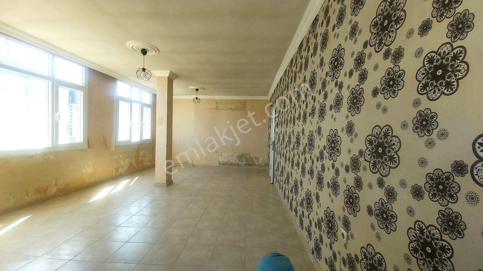 Seyhan Fatih Kıyıboyu Satılık Site İçi 2+1 İskanlı Geniş Daire - Görsel 4