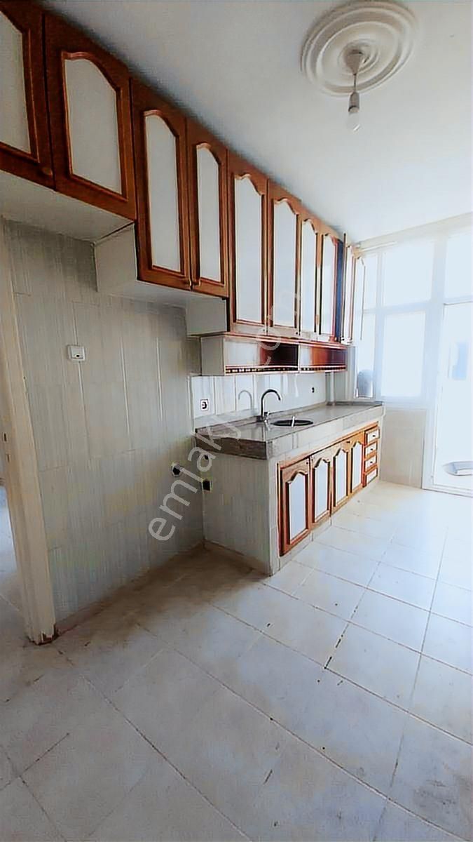 Seyhan Fatih Kıyıboyu Satılık Site İçi 2+1 İskanlı Geniş Daire