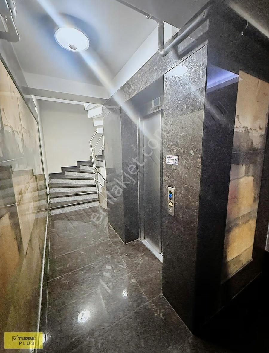 Güzelyalı Denizmen'de Eşyalı Otoparklı Asansörlü 1+1 Daire - Görsel 10