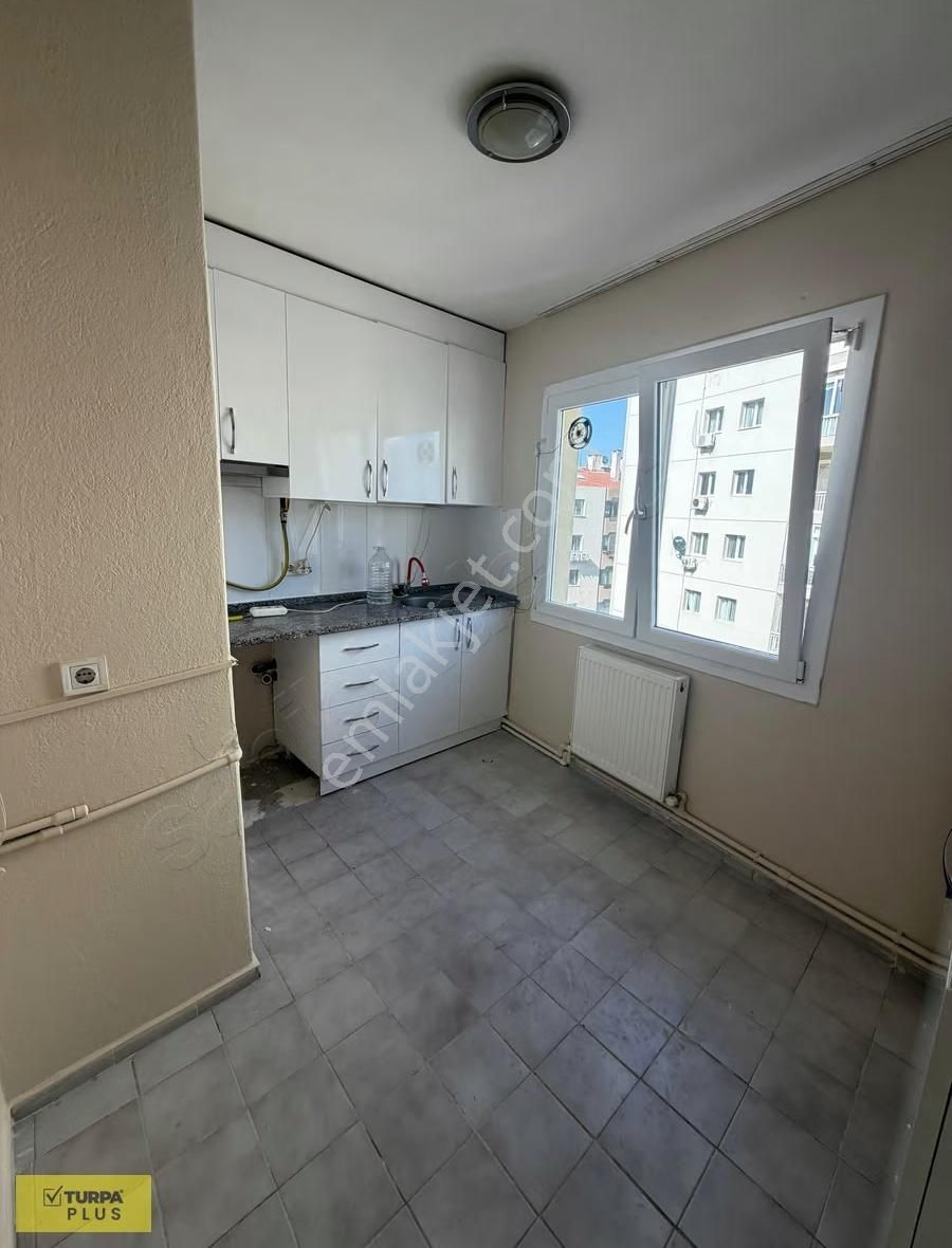 İnönü Caddesi Göztepe Metro Yakını Ferah Asansörlü Kiralık Daire - Görsel 31