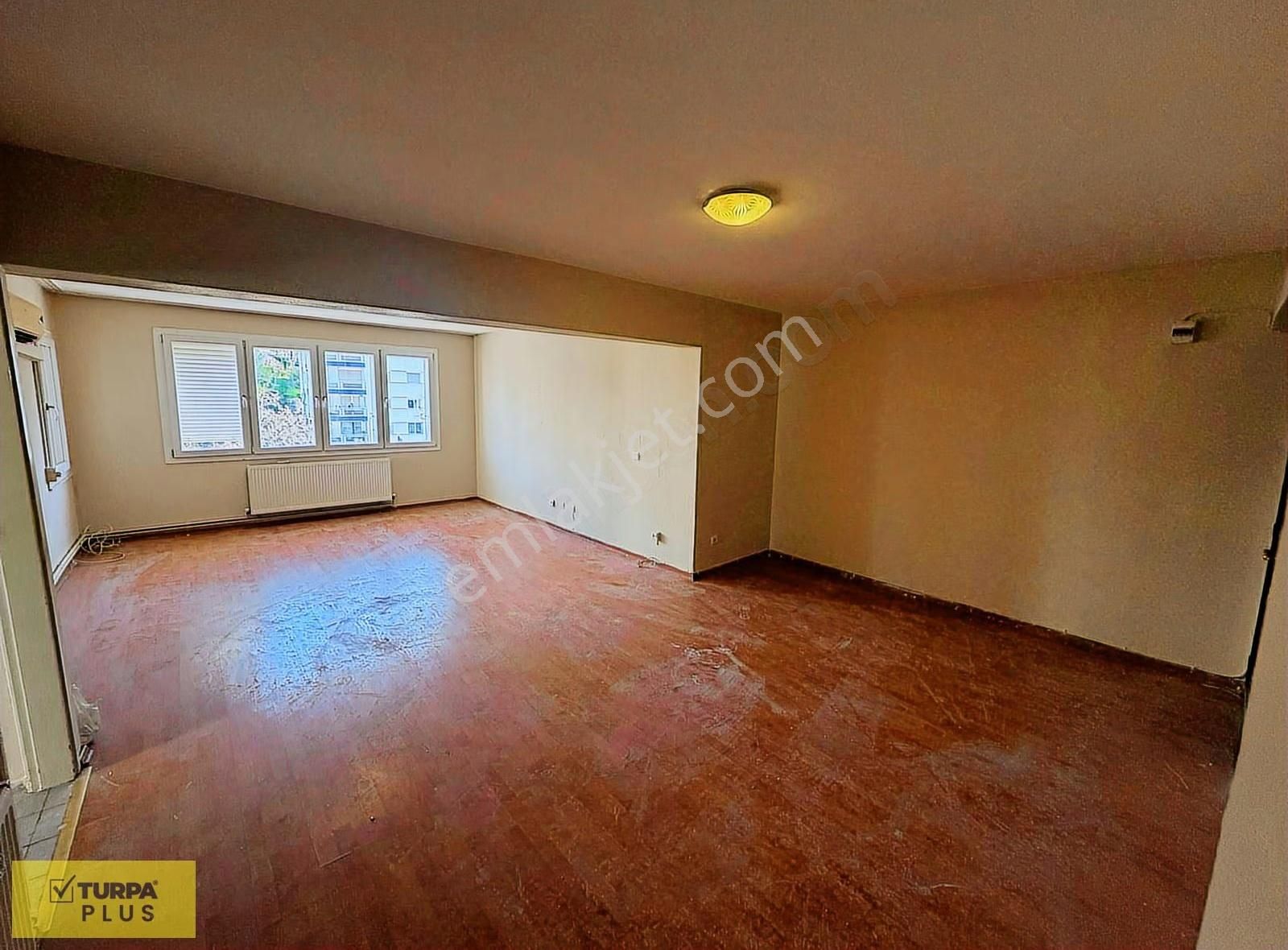 İnönü Caddesi Göztepe Metro Yakını Ferah Asansörlü Kiralık Daire