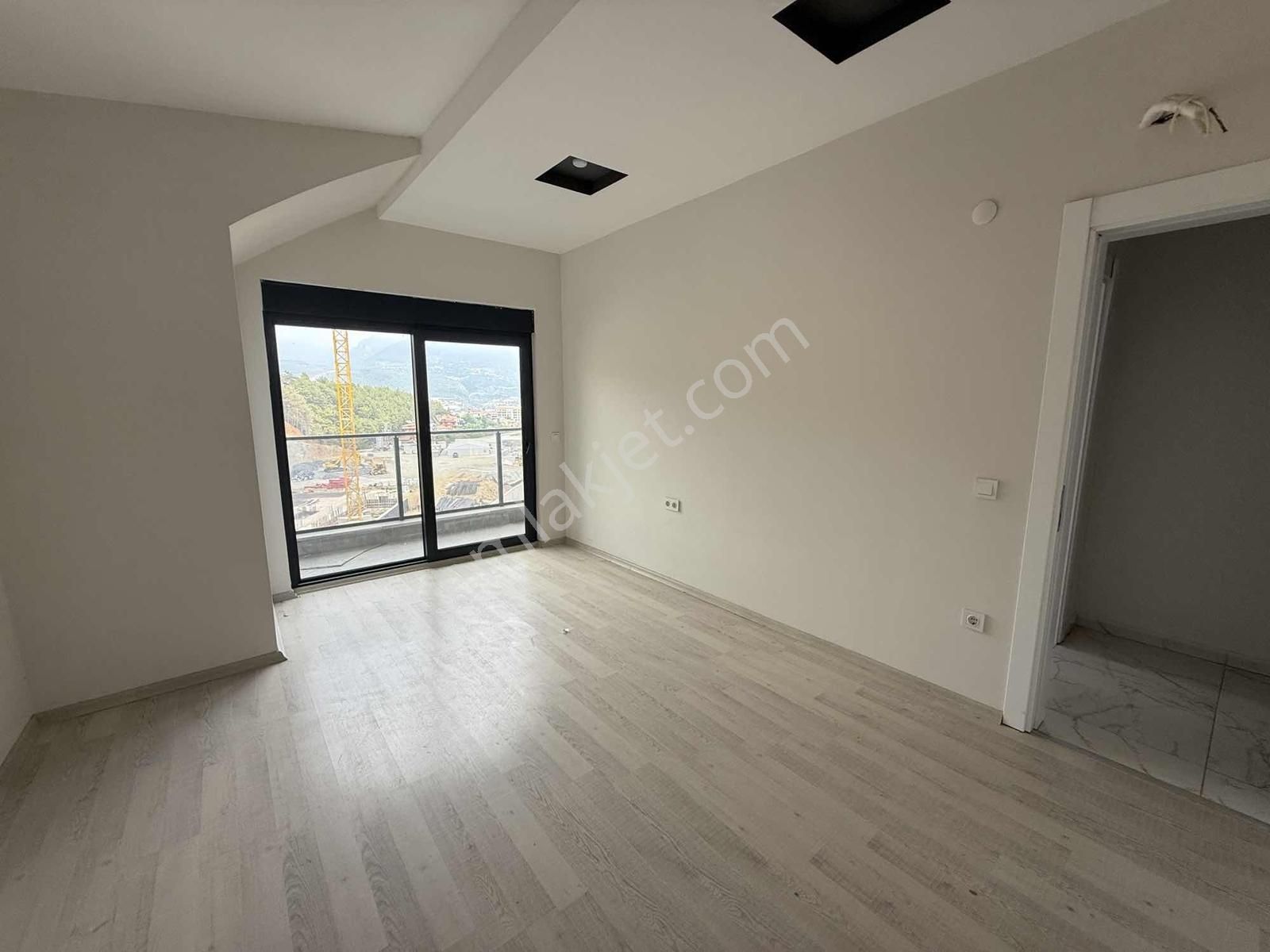 Alanya Çıplaklı Da 4+1 Kiralık Daire - Görsel 13