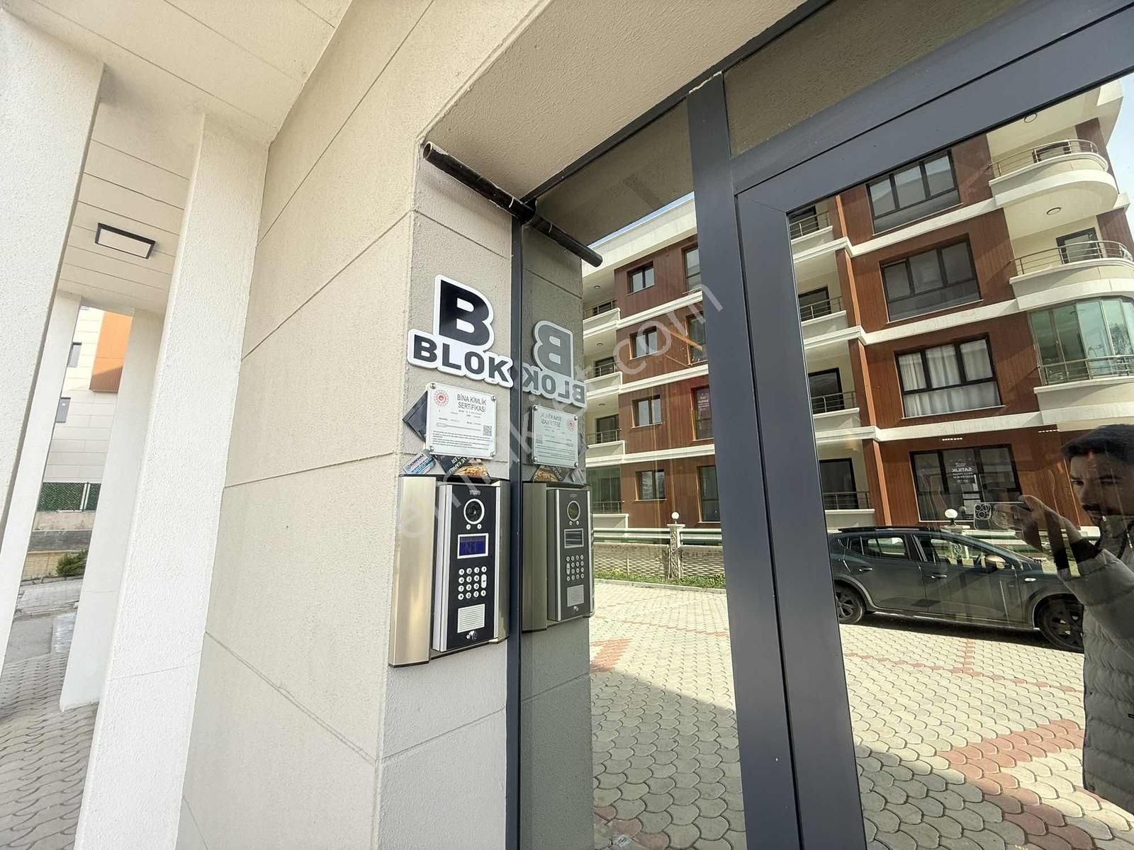 Bulvara Cephe Lüks 3+1 Arakat Deniz Manzaralı/iki Bloklu Sitede - Görsel 25