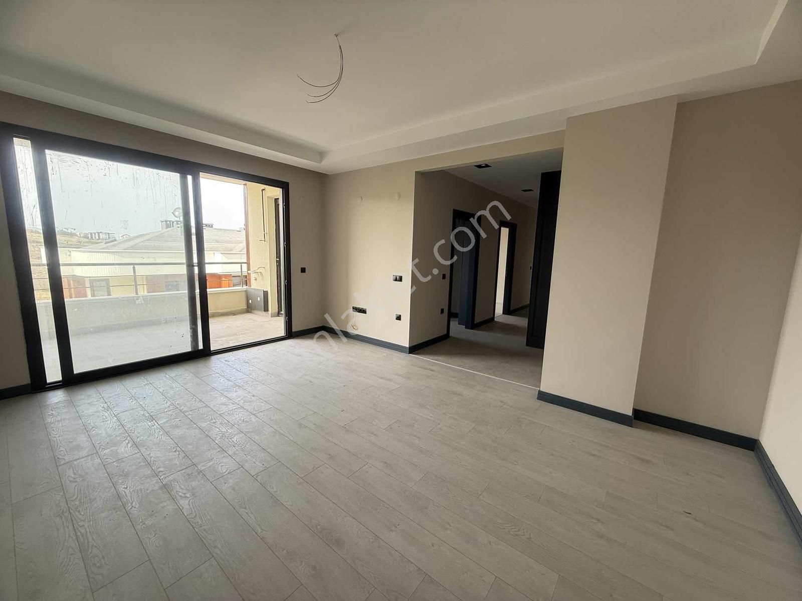 Bulvara Cephe Lüks 3+1 Arakat Deniz Manzaralı/iki Bloklu Sitede - Görsel 8