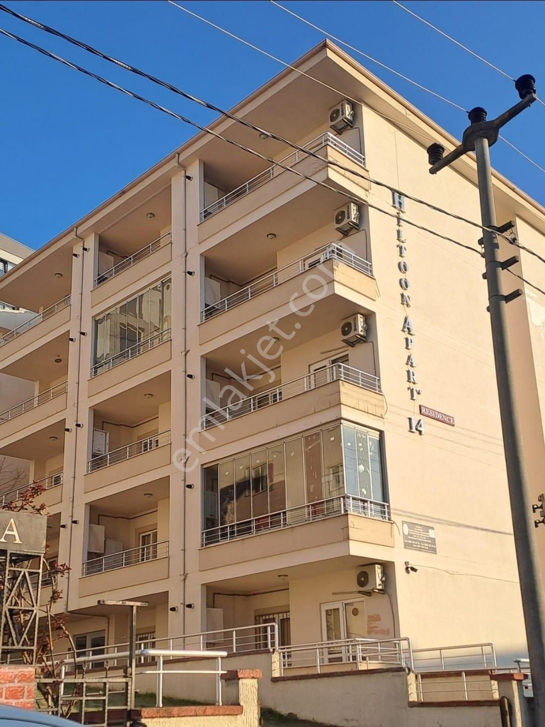 Re/max Advantage'den Görüklede Eşyalı Daire