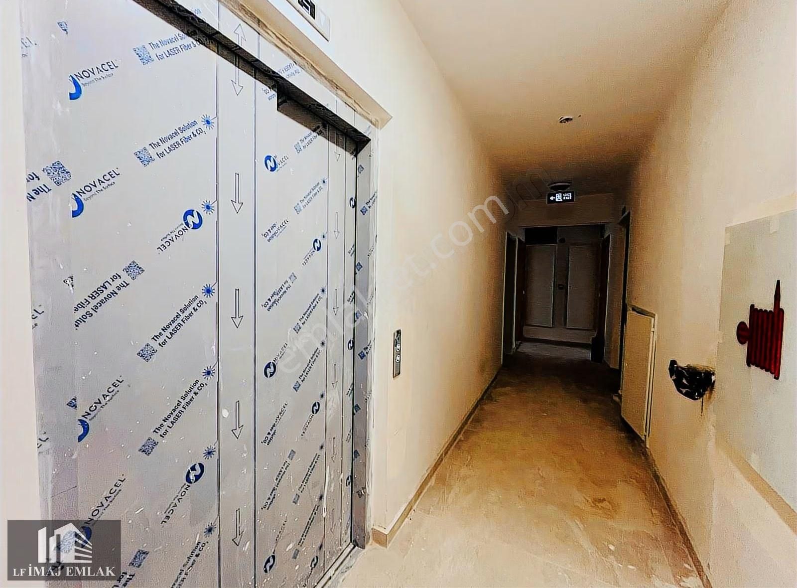 Lf İmaj Bostancı Modern Sitesinde 2+1 Balkonlu Havuzlu Güvenlik - Görsel 34