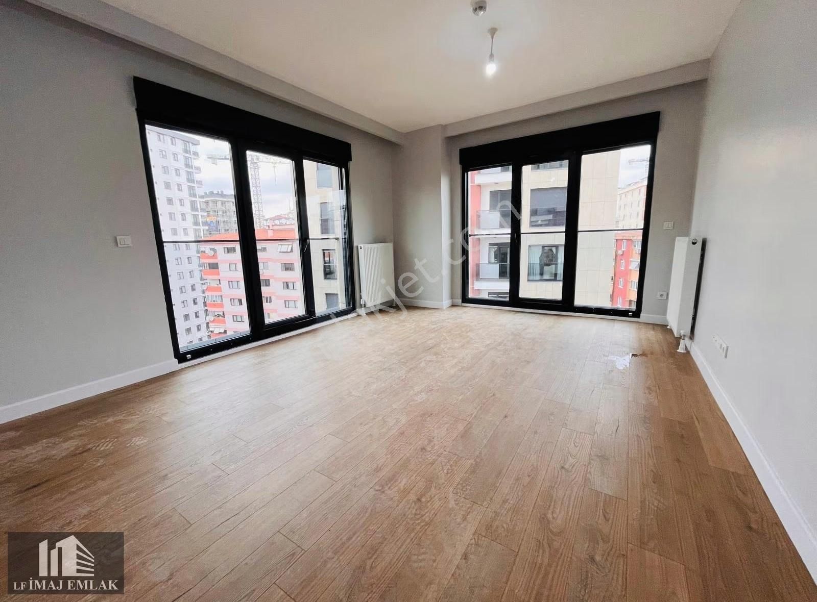 Lf İmaj Bostancı Modern Sitesinde 2+1 Balkonlu Havuzlu Güvenlik - Görsel 27