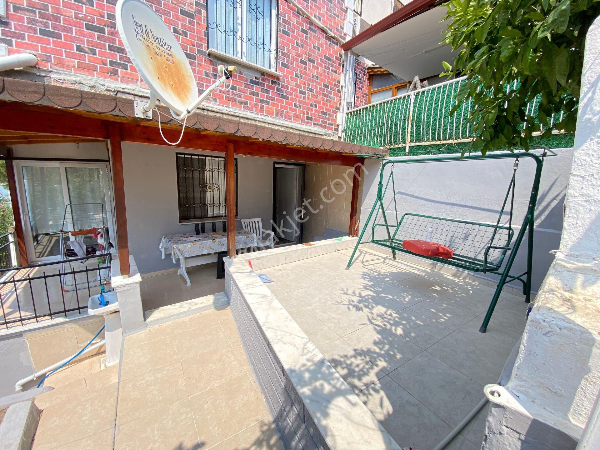 Seferihisar Mersin Alanı’nda Denize 100m, Masrafsız Bahçel Zemin Kat Satılık 1+1 Daire