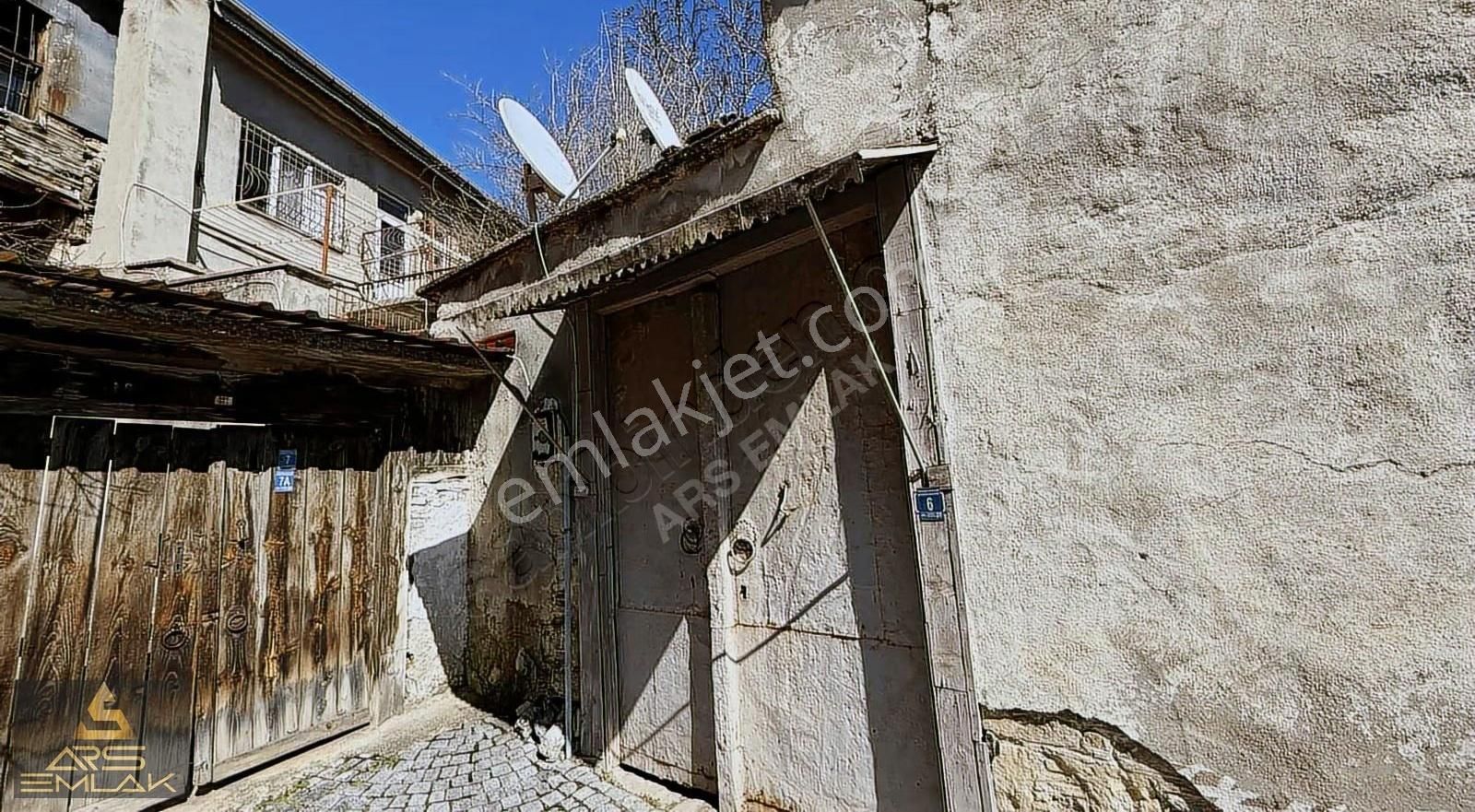 Ars'den Buldan Tarihi Çarşıda Satılık Köşk Konak 4+1 Fırsat - Görsel 22