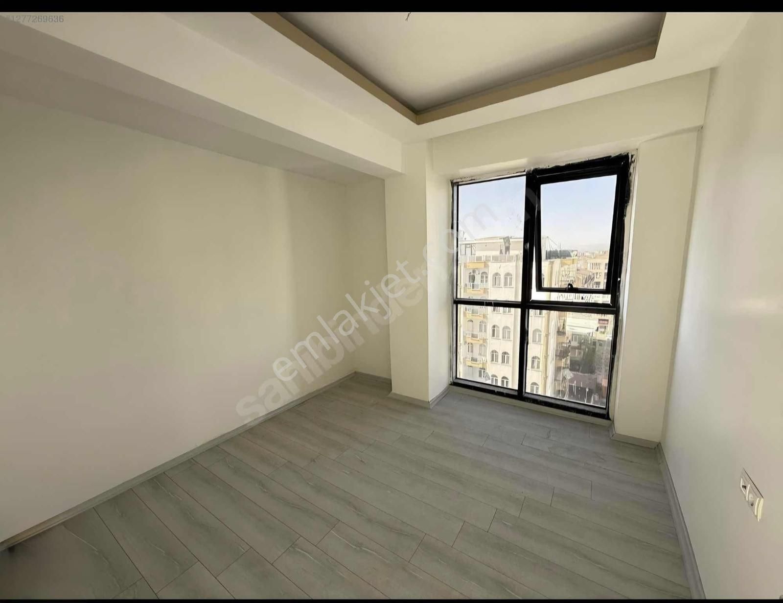 Ofis Salih Kaya Plazada Satılık Yol Cephesi - Görsel 3